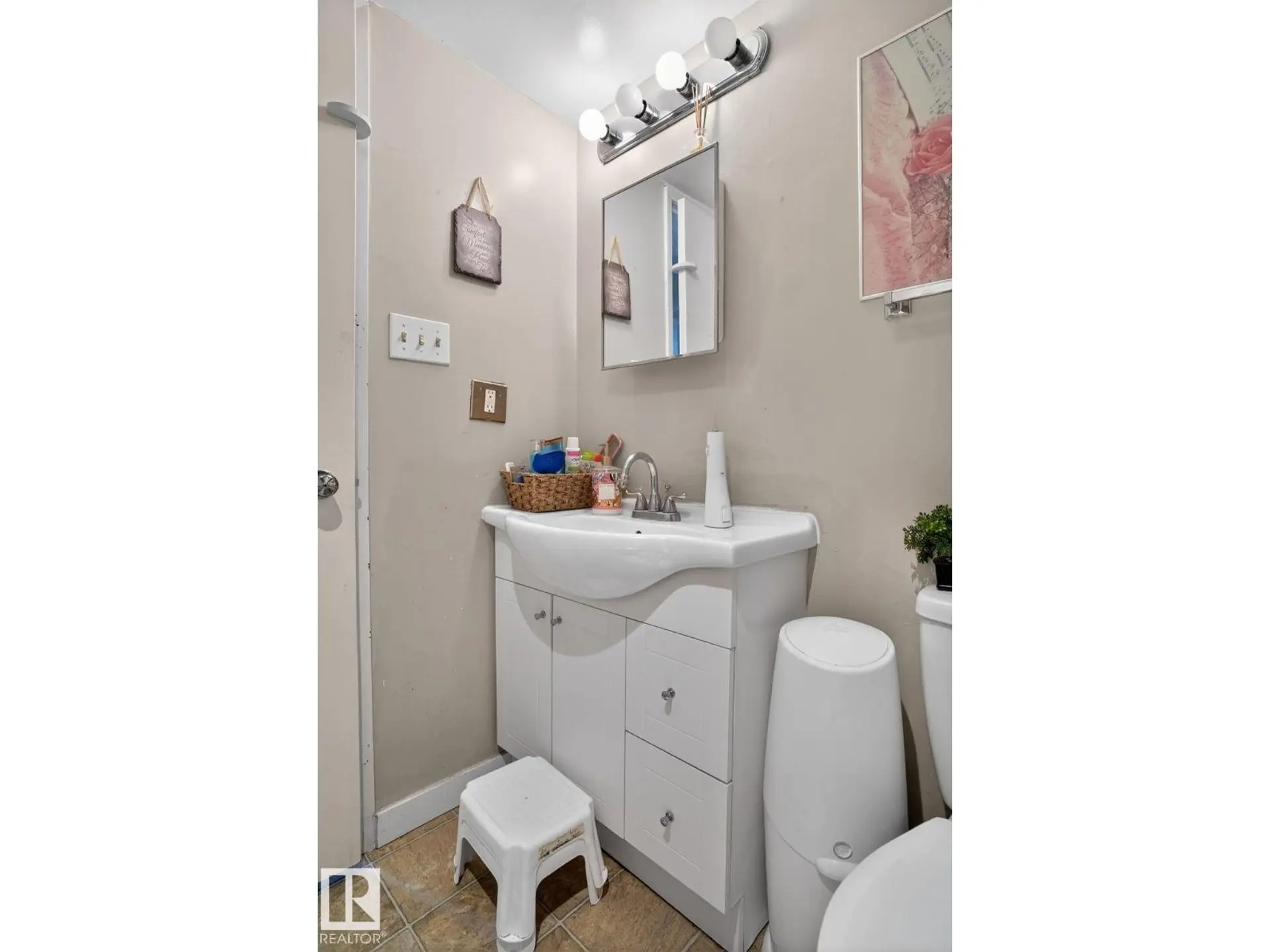#120 5730 RIVERBEND RD NW - Image 12
