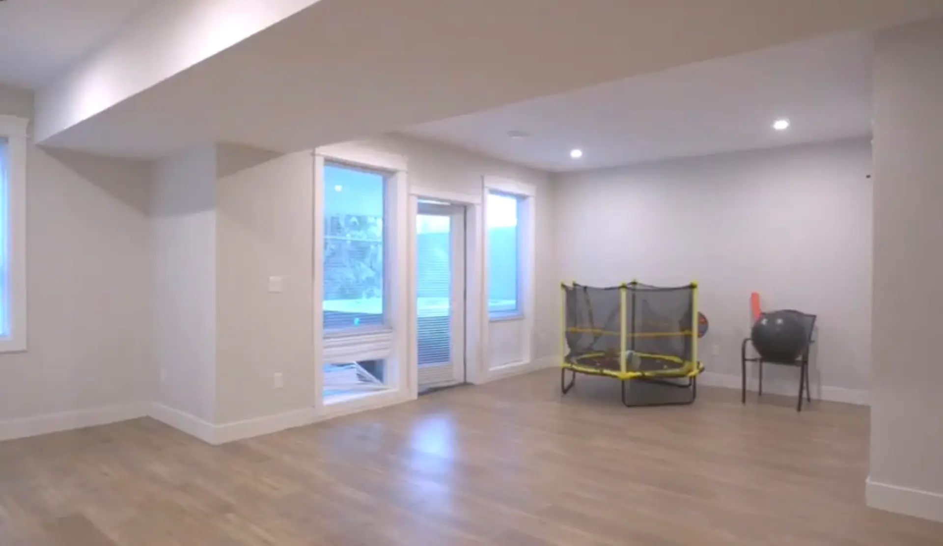 #21 4217 Old Clayburn Road - Image 12