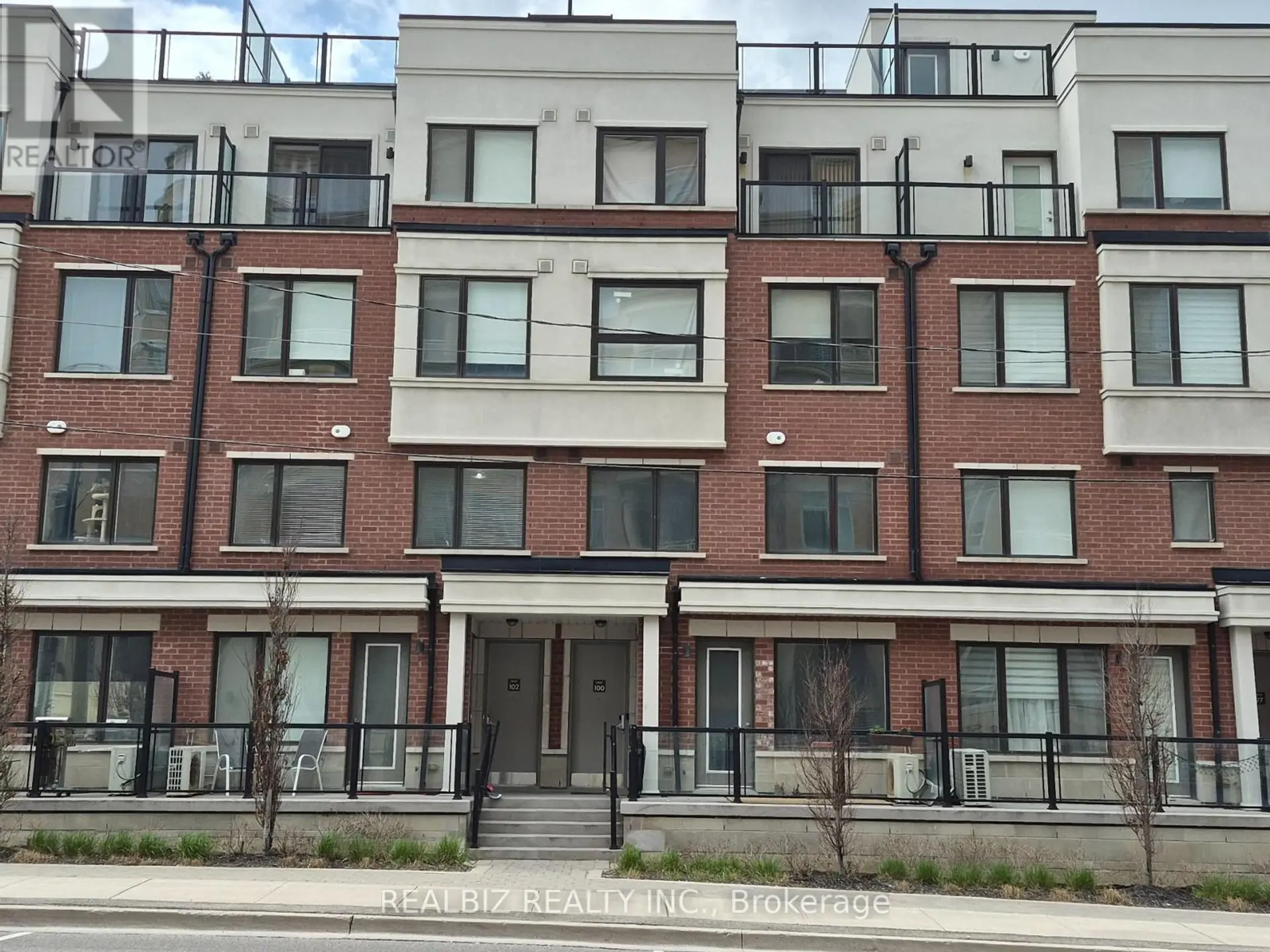 #99 500 ALEX GARDNER CIRCLE - Image 1