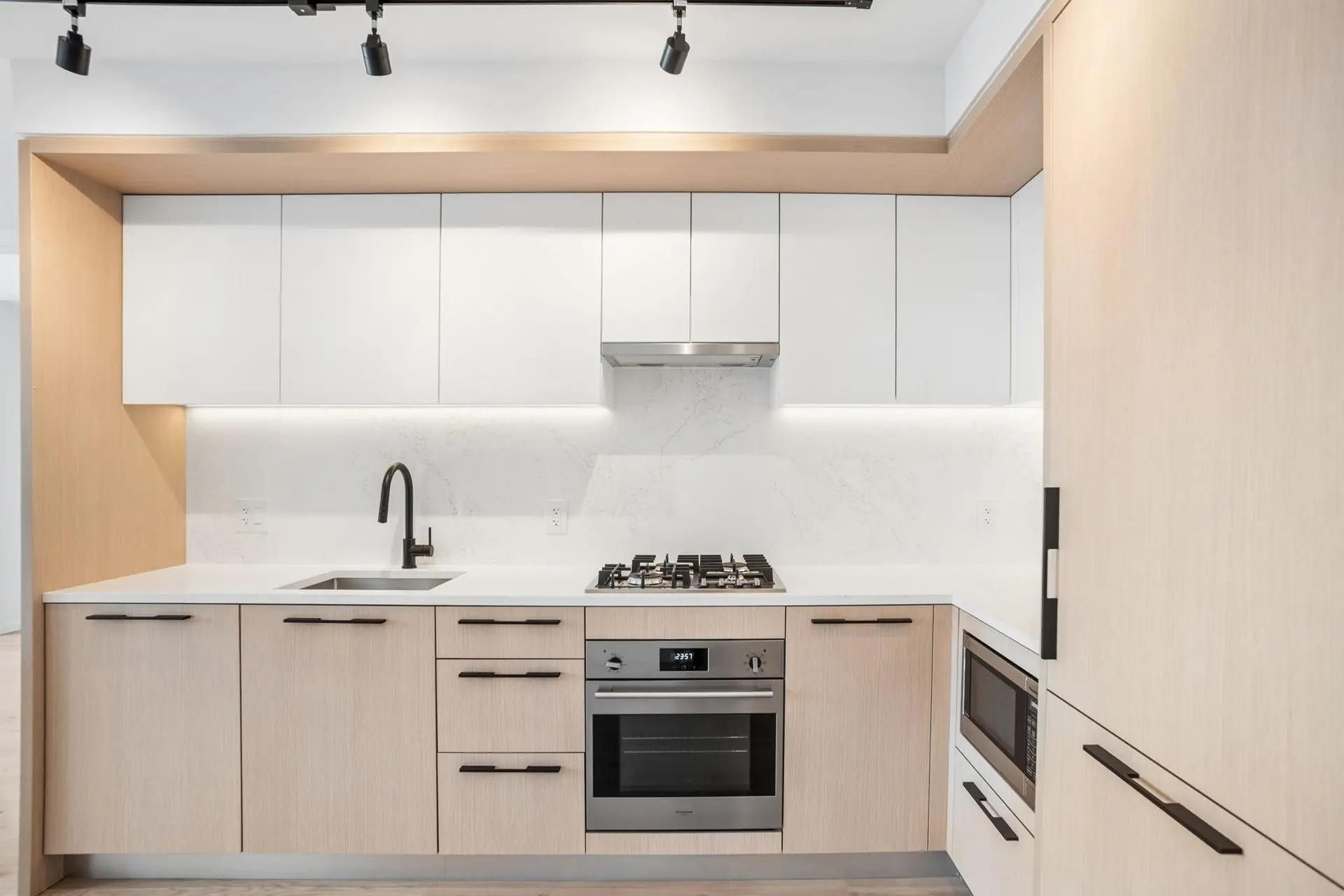 #753 5189 Earles Street - Image 3