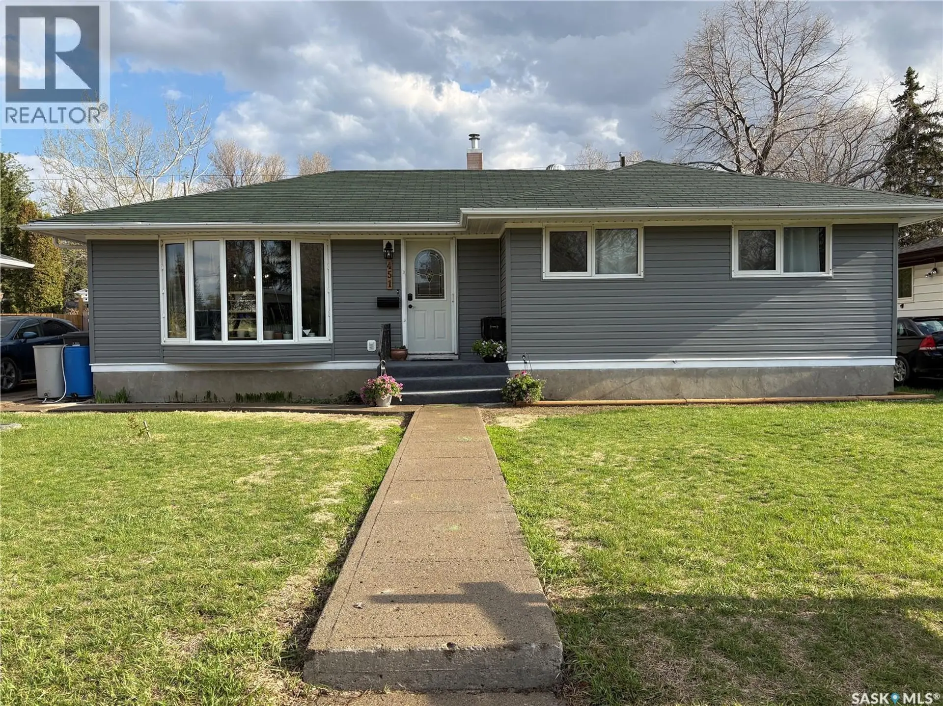 Property at 451 Woodlawn CRESCENT, Weyburn, SK