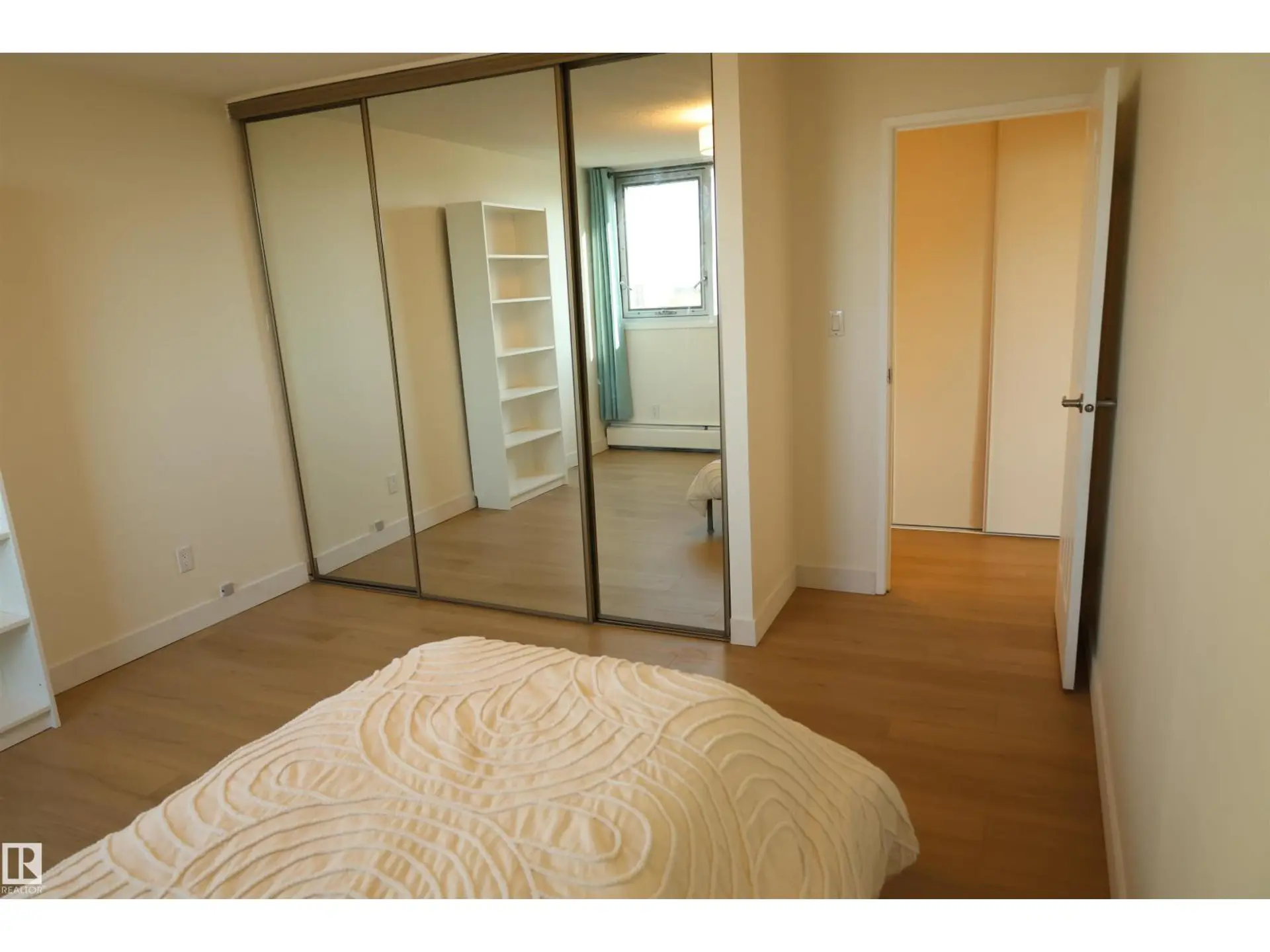 #807 10011 116 ST NW - Image 12
