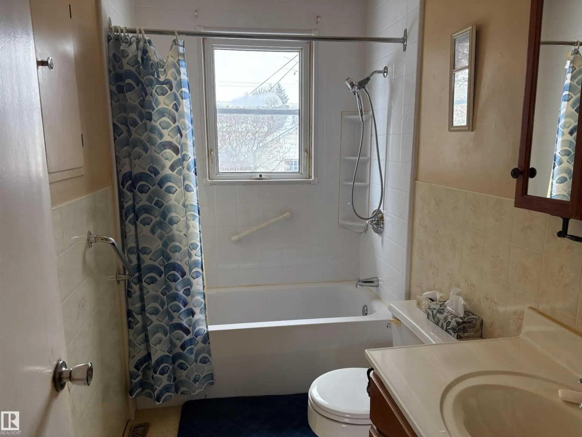 10916 151 ST NW - Image 9