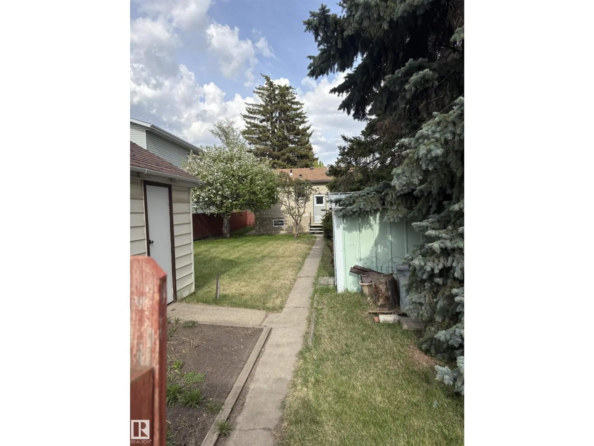 10916 151 ST NW - Image 3