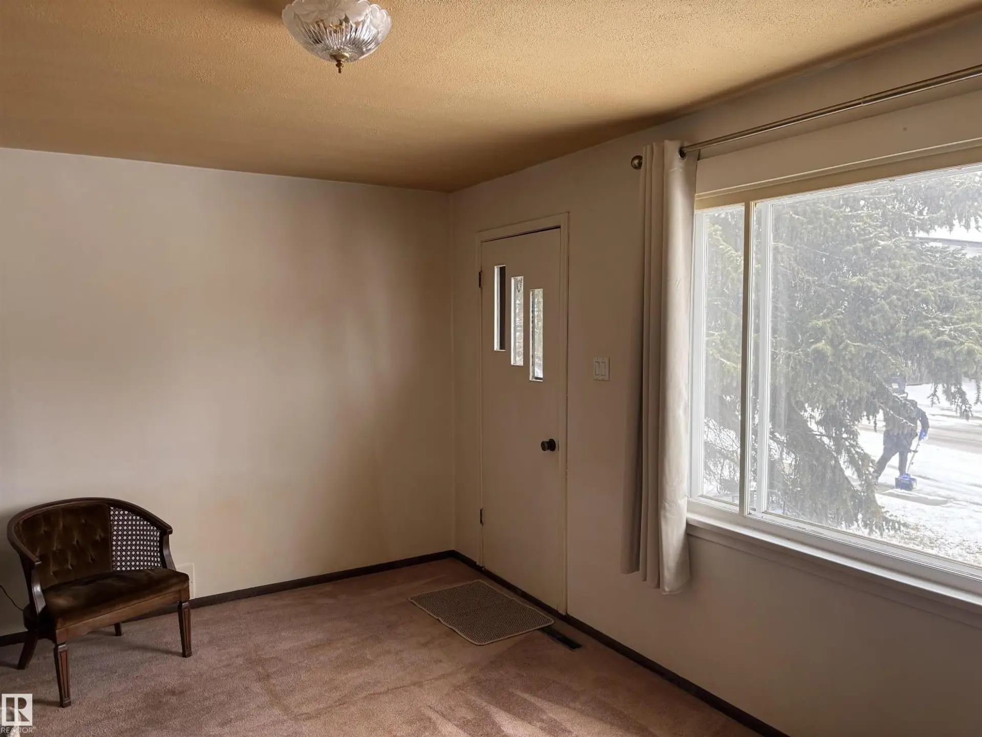 10916 151 ST NW - Image 8