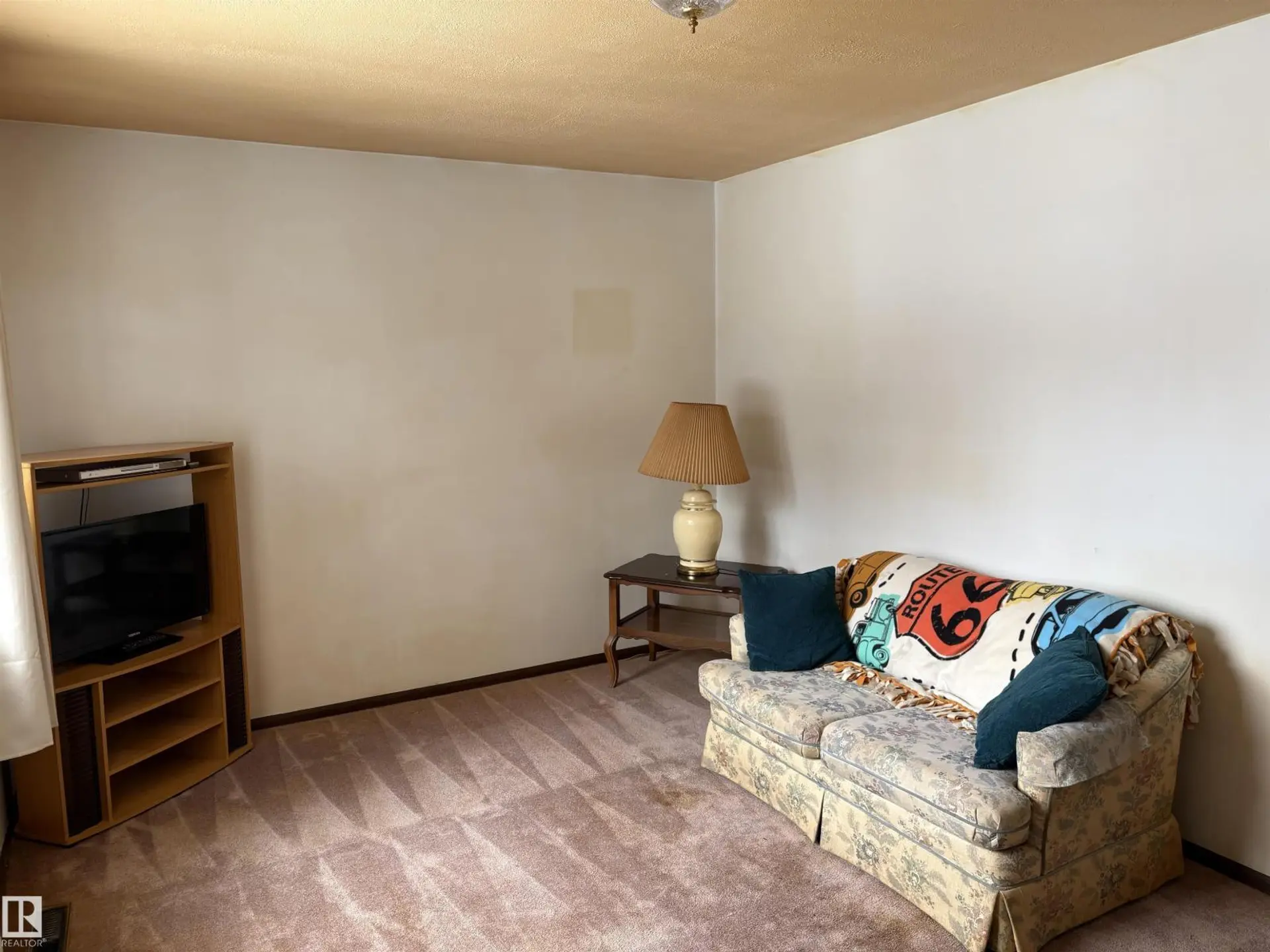 10916 151 ST NW - Image 6