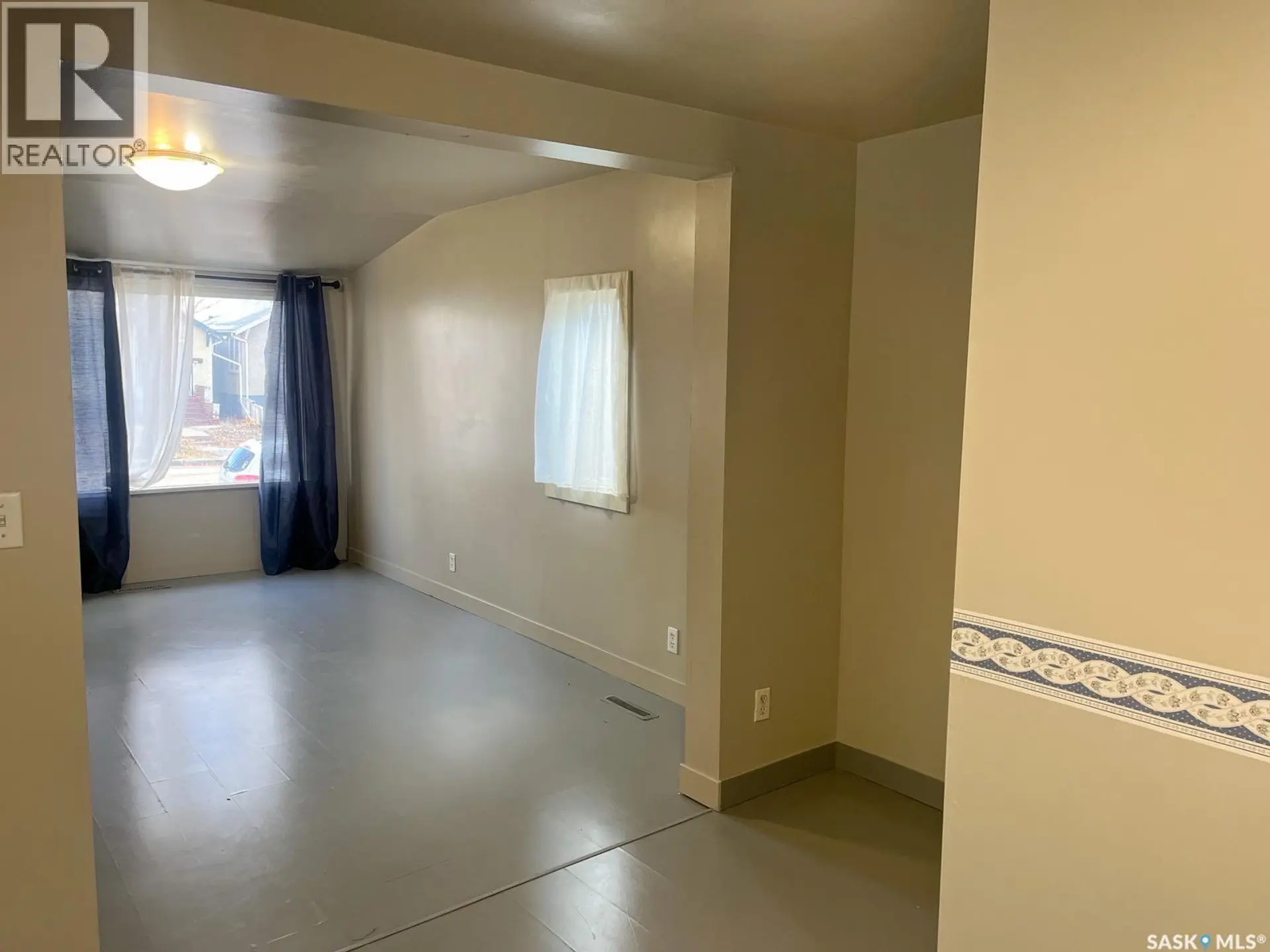 2234 Winnipeg STREET - Image 3