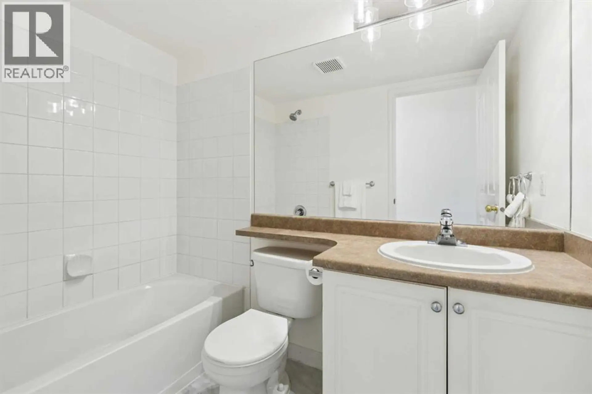 #102 6102 Valleyview Park SE - Image 17