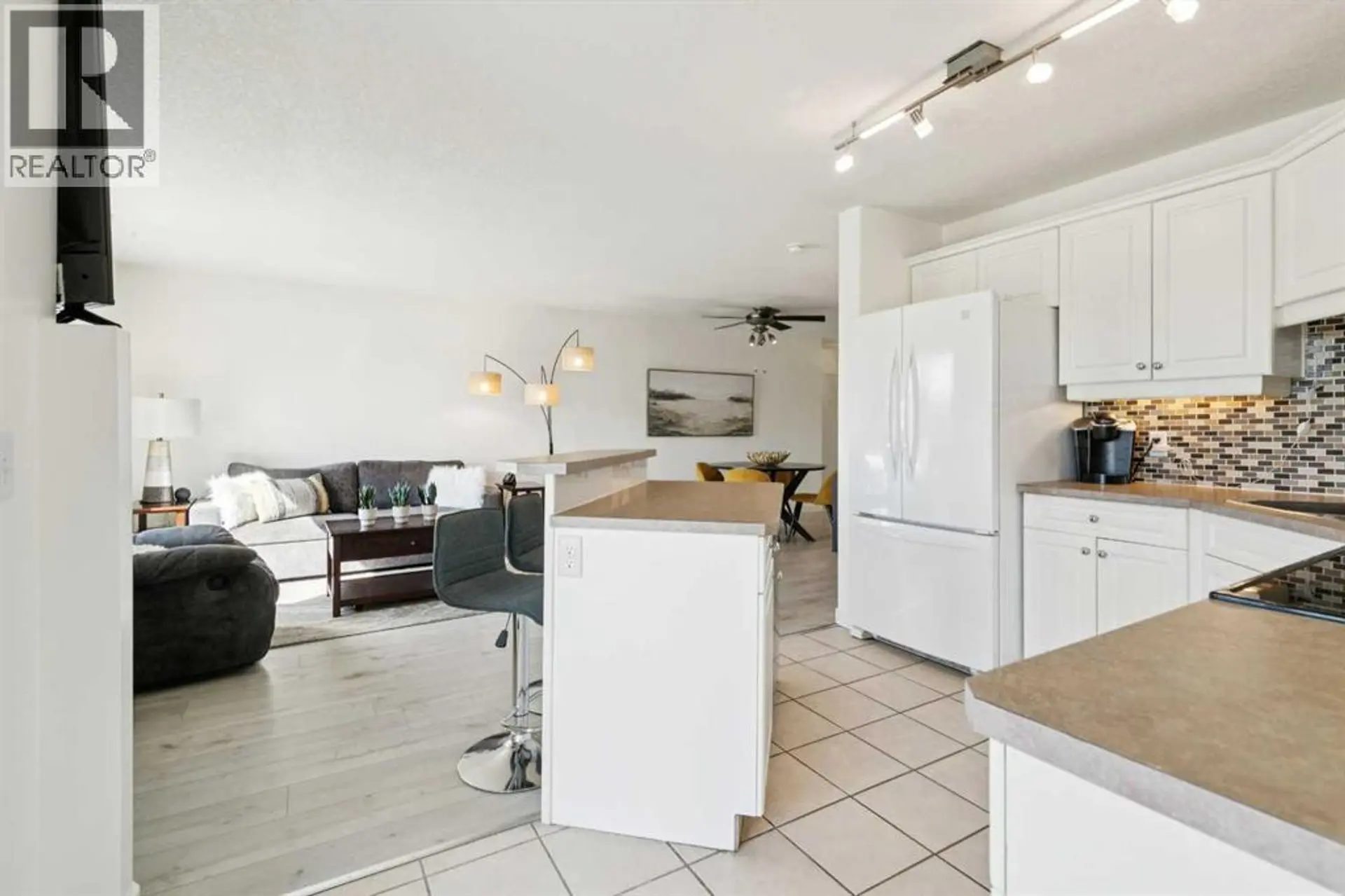 #102 6102 Valleyview Park SE - Image 10