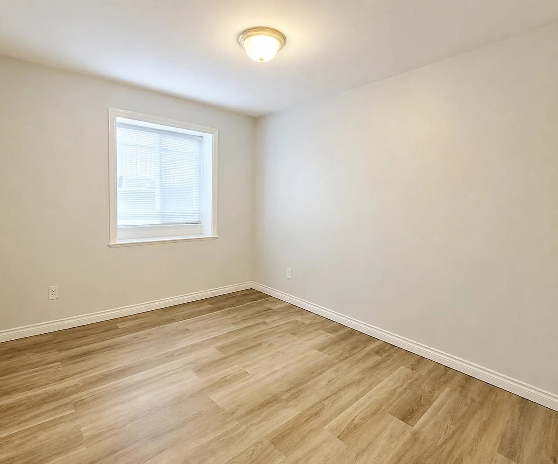 4778 Killarney Street - Image 15