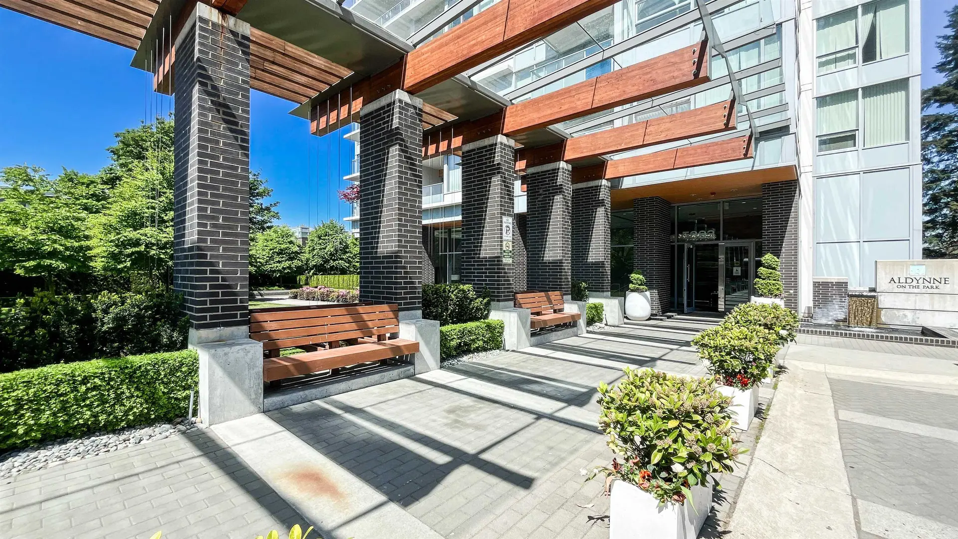 #2208 5883 Barker Avenue - Image 2
