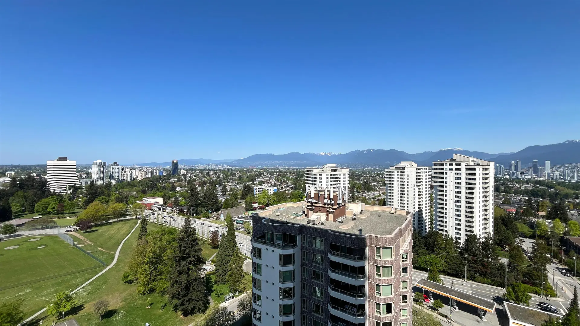 #2208 5883 Barker Avenue - Image 6