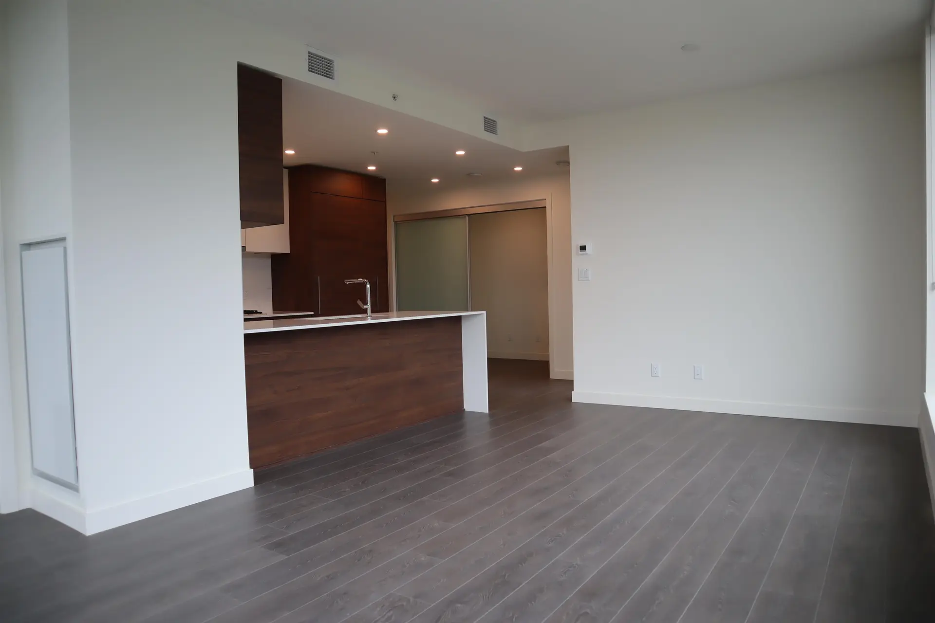 #705 585 Austin Avenue - Image 3