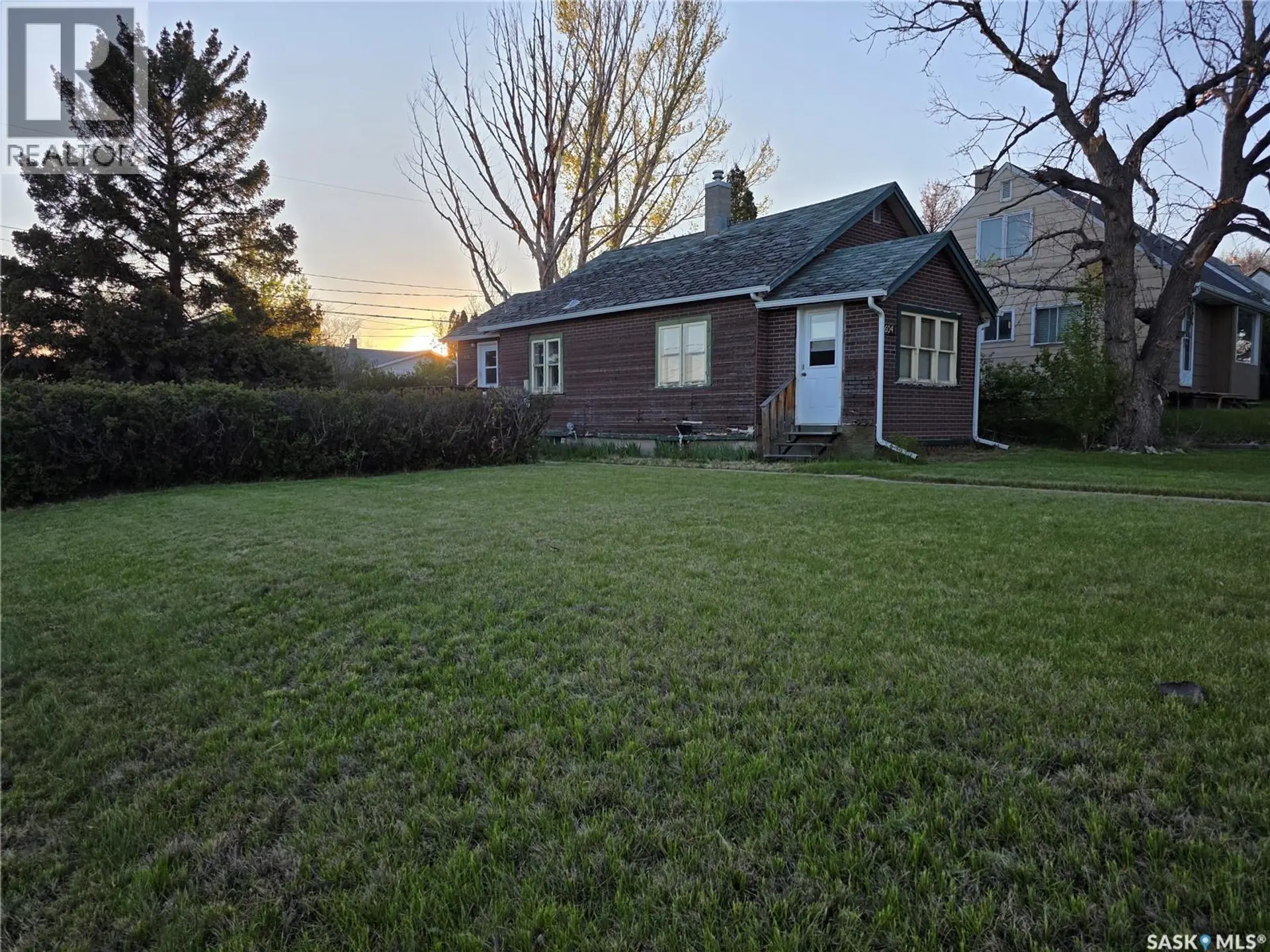 604 3rd AVENUE NW - Image 1