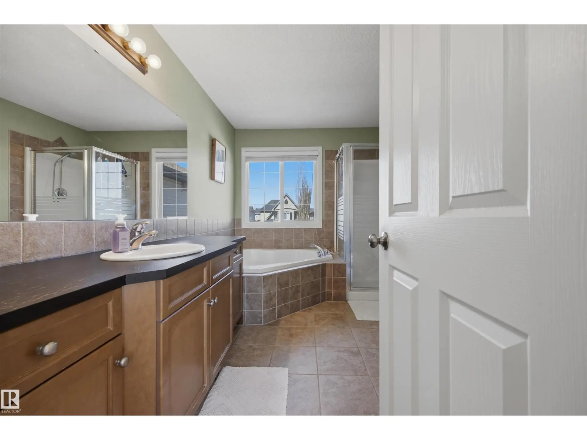 255 SUNCREST RD - Image 10