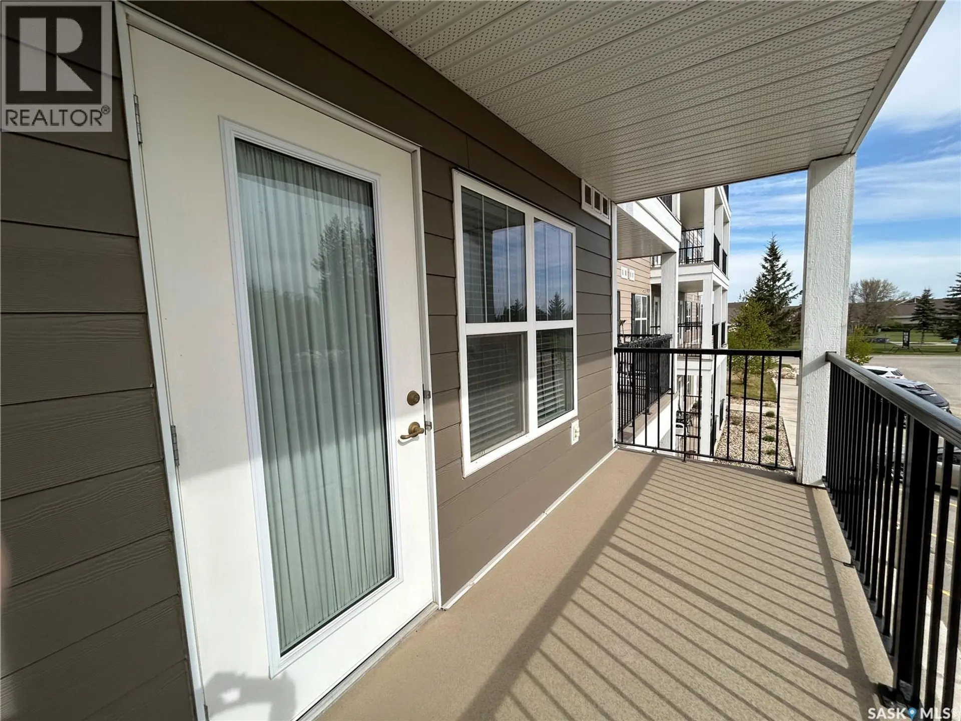 #321 601 110th AVENUE - Image 2