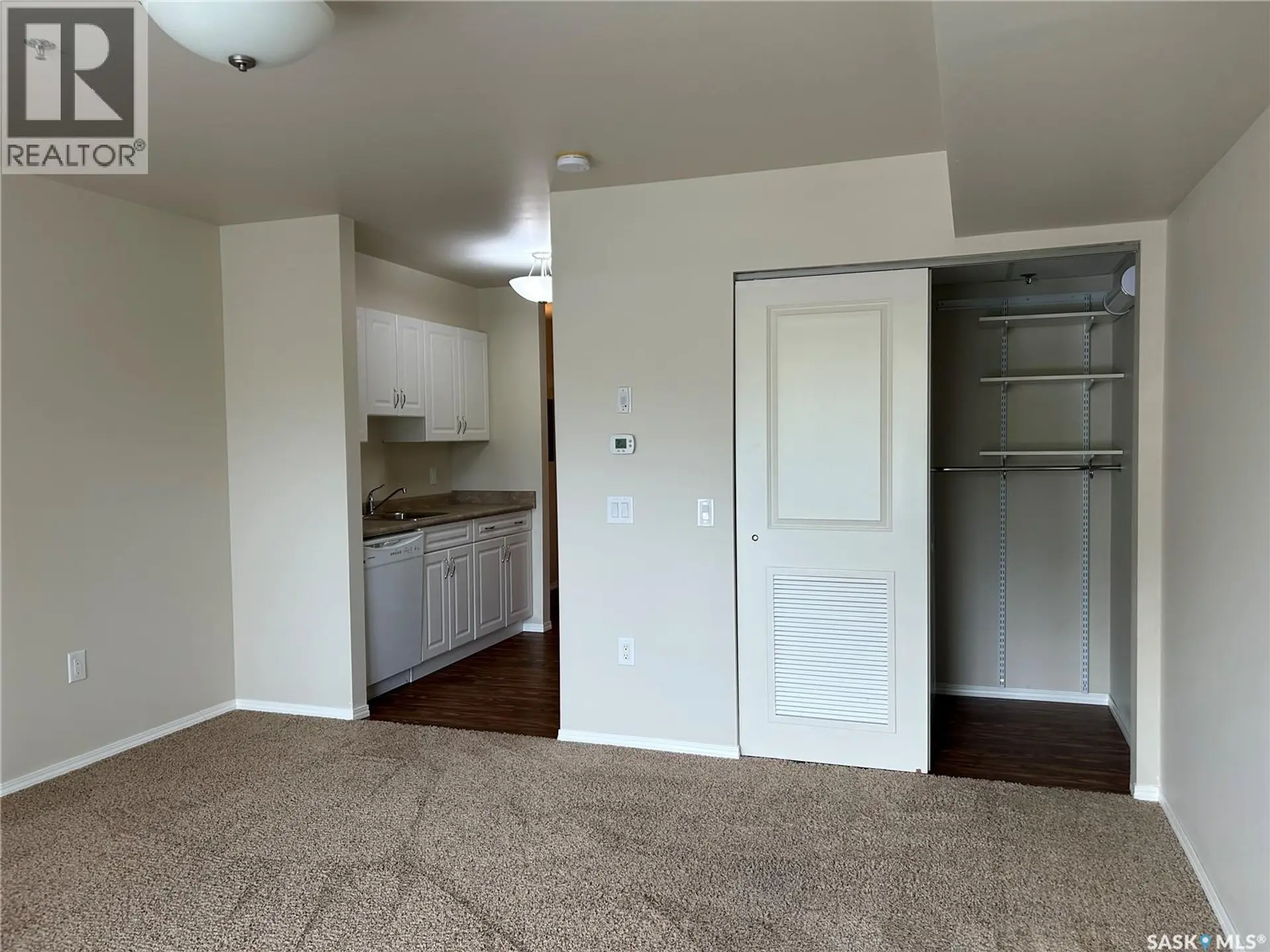 #321 601 110th AVENUE - Image 5