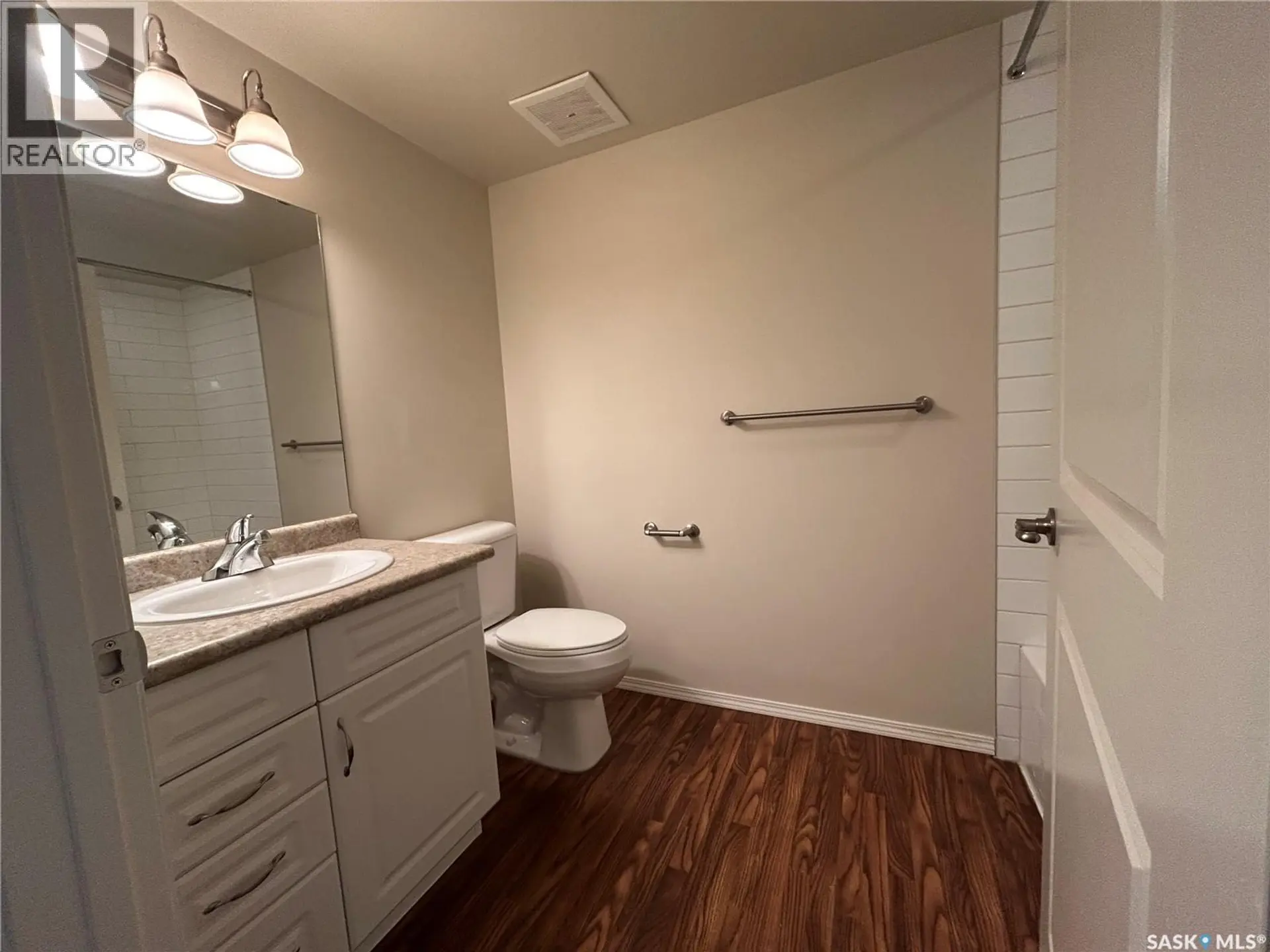 #321 601 110th AVENUE - Image 8