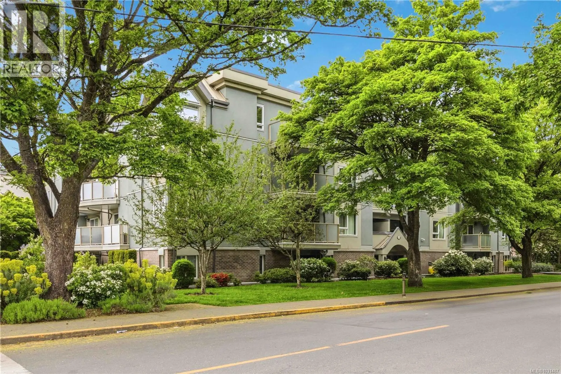 Property at #101 2710 Grosvenor Rd, Victoria, BC