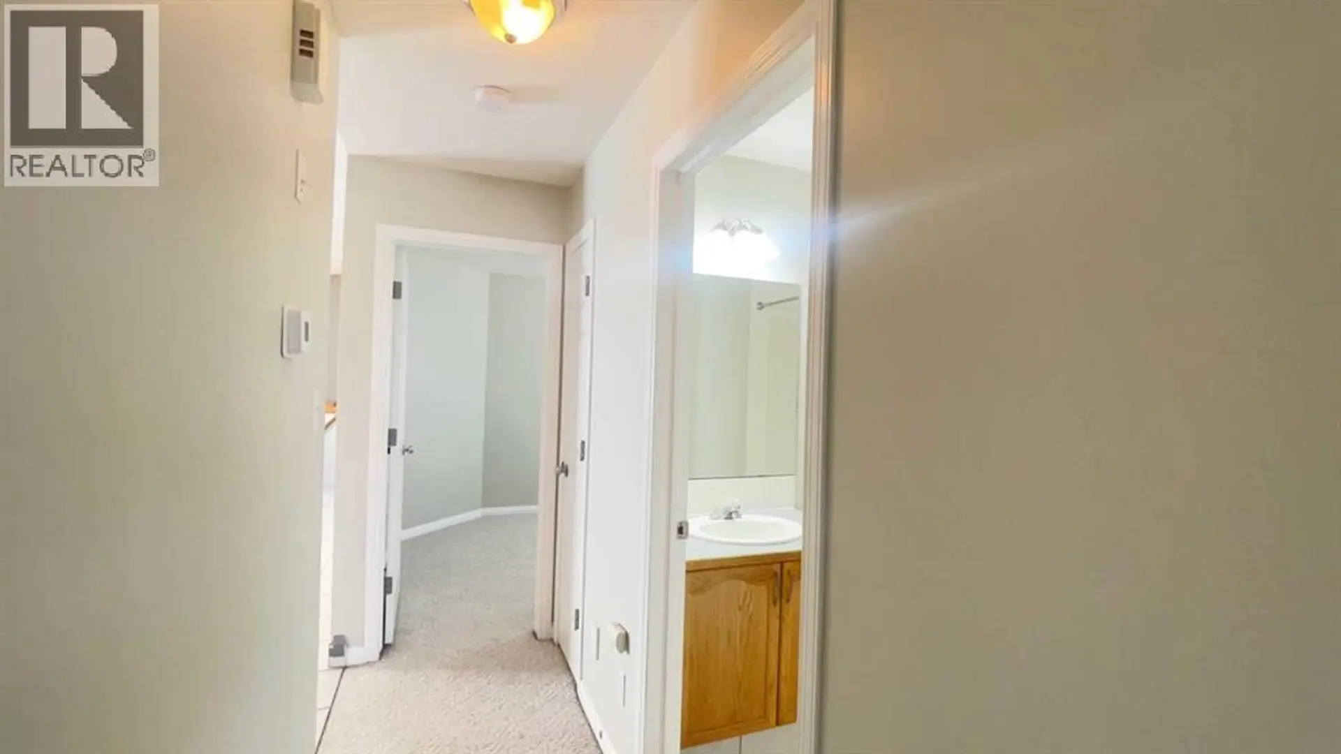 34 Blackfoot Road W - Image 9