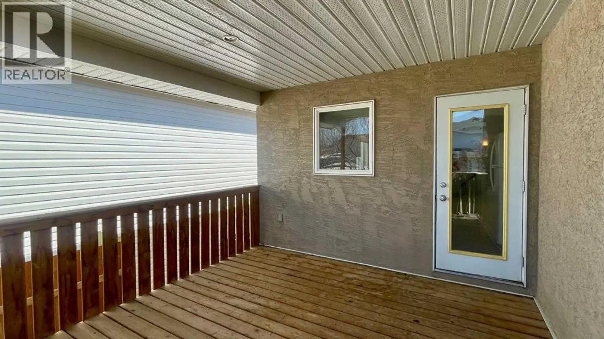34 Blackfoot Road W - Image 19