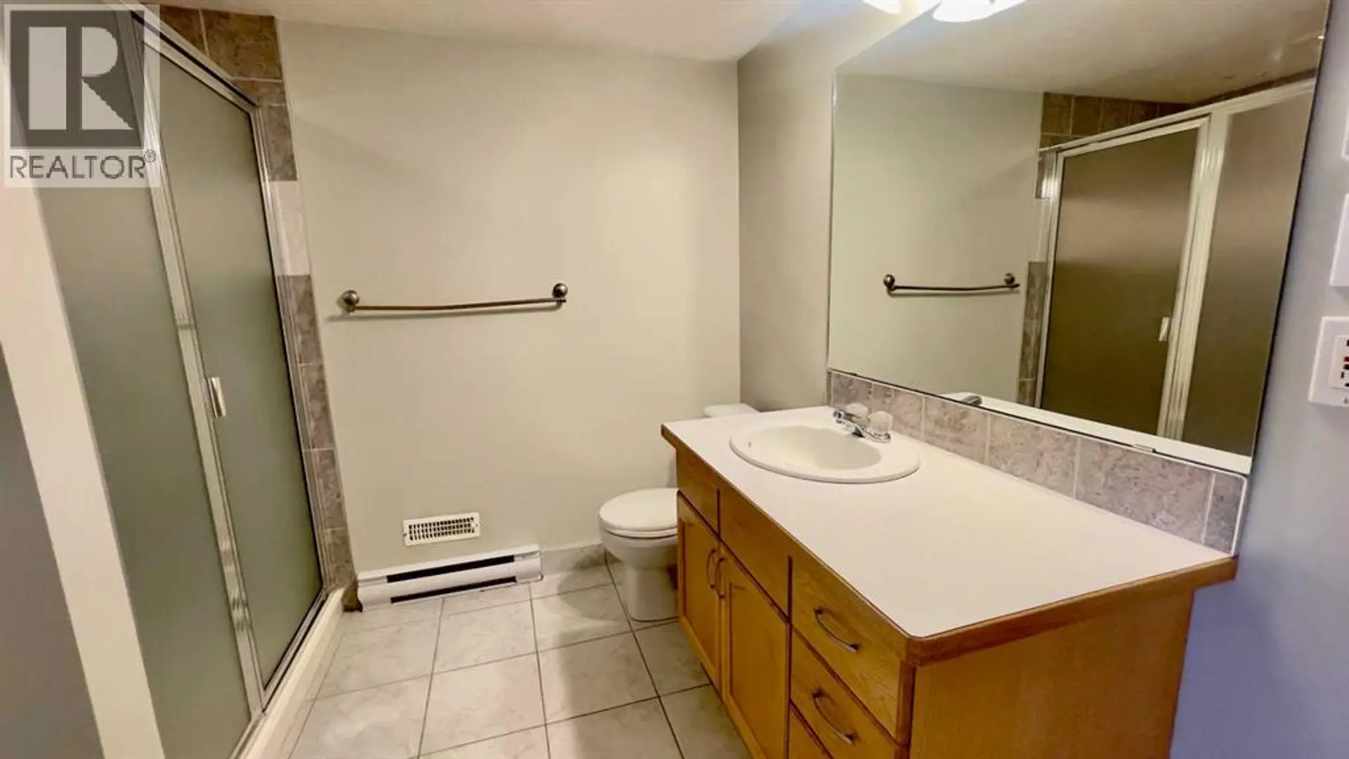 34 Blackfoot Road W - Image 14