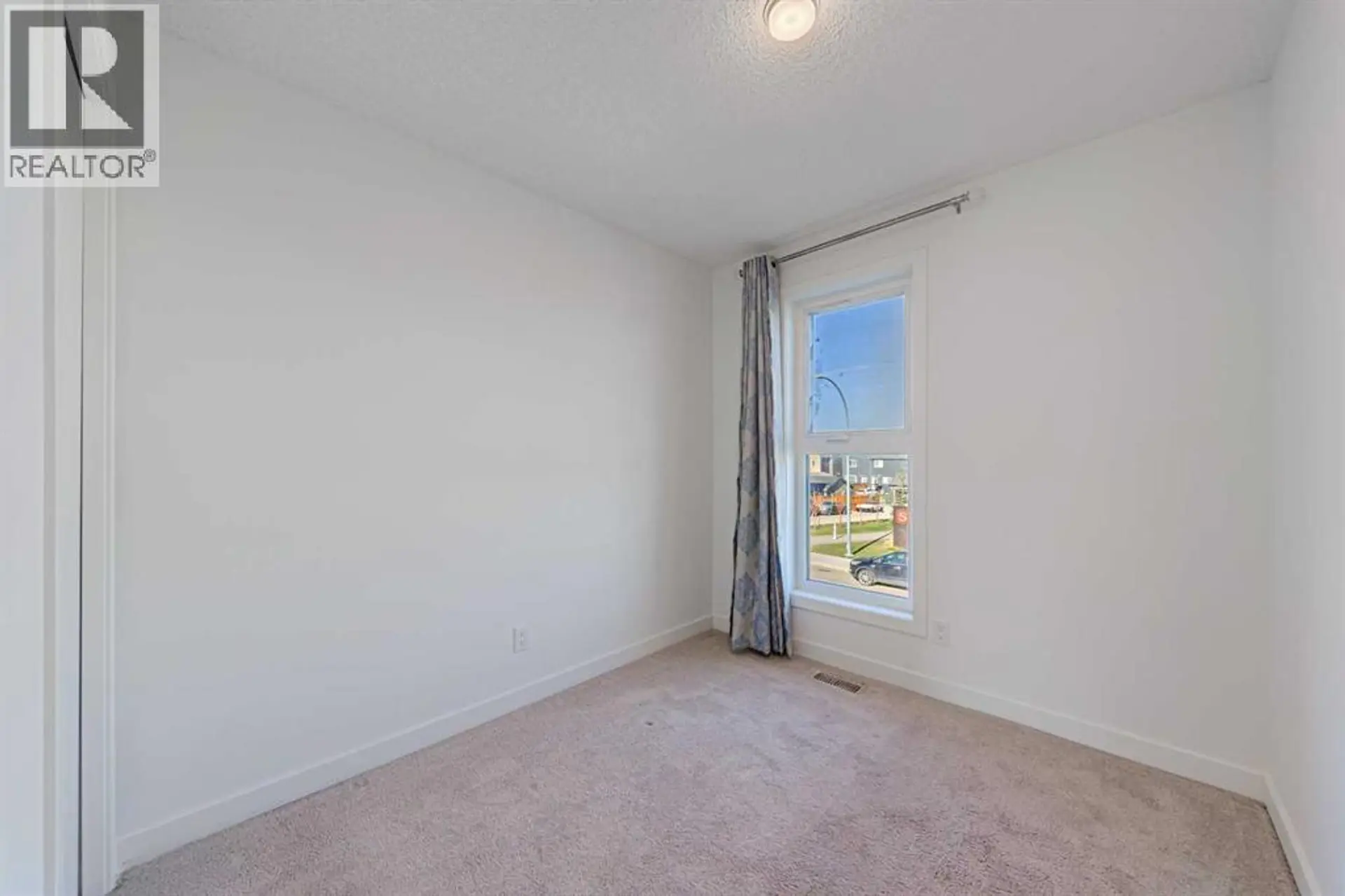 83 Savanna Park NE - Image 17