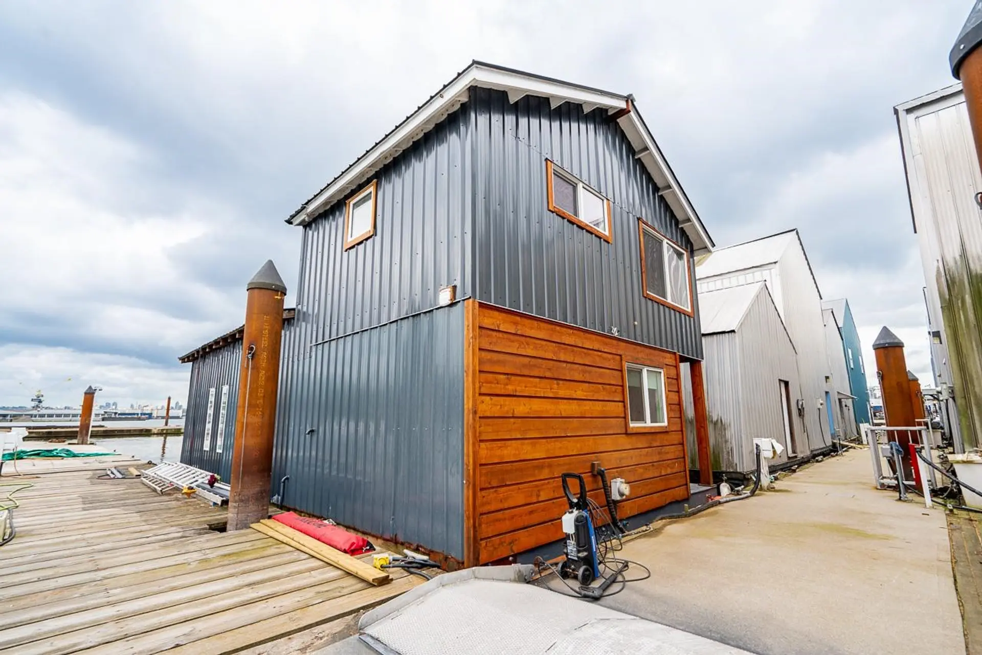 #A24 415 Esplanade - Image 15