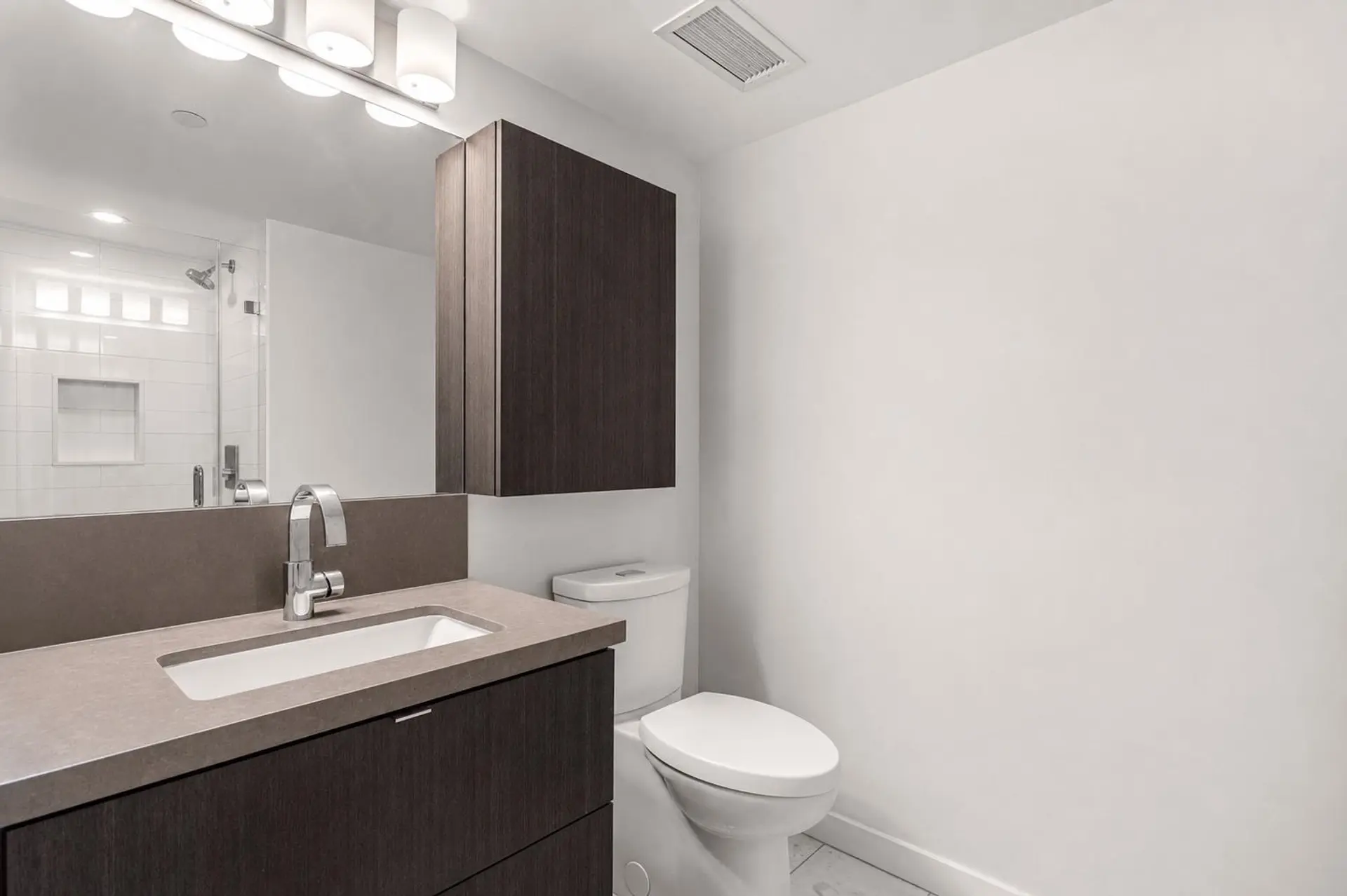 #1408 8189 Cambie Street - Image 12