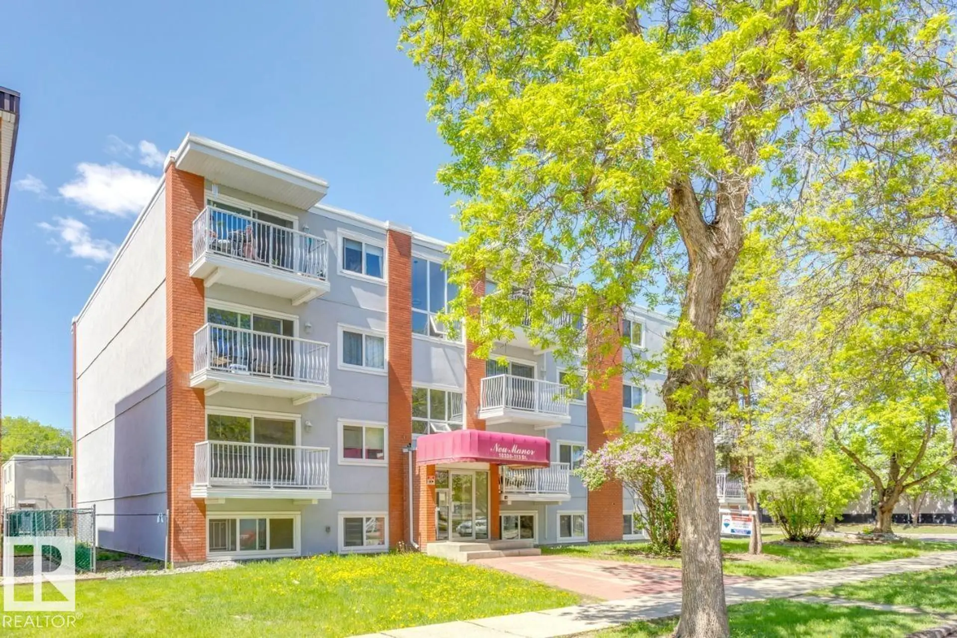 #402 10330 113 ST NW - Image 1