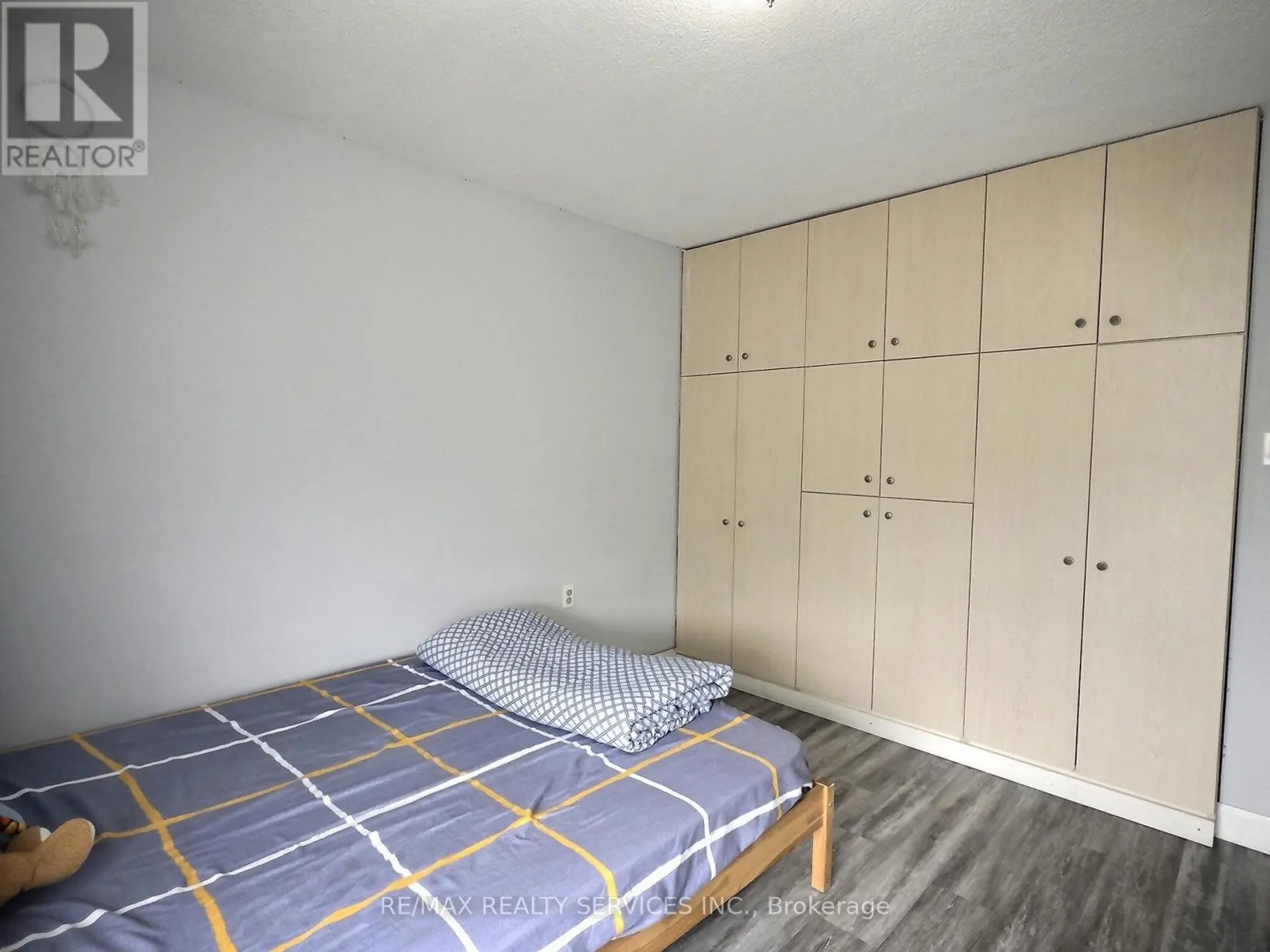 #1812 18 KNIGHTSBRIDGE ROAD - Image 14