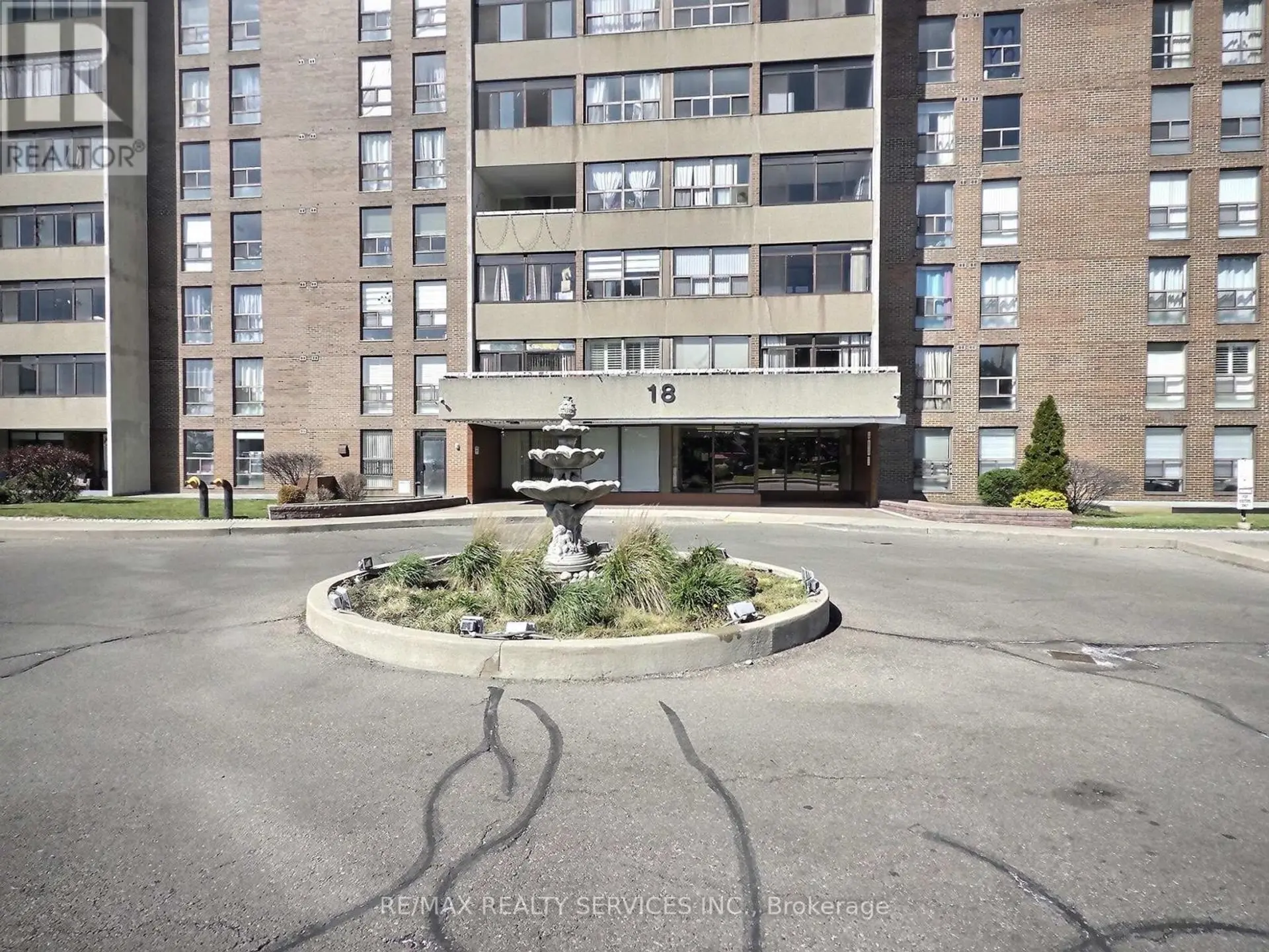 #1812 18 KNIGHTSBRIDGE ROAD - Image 2