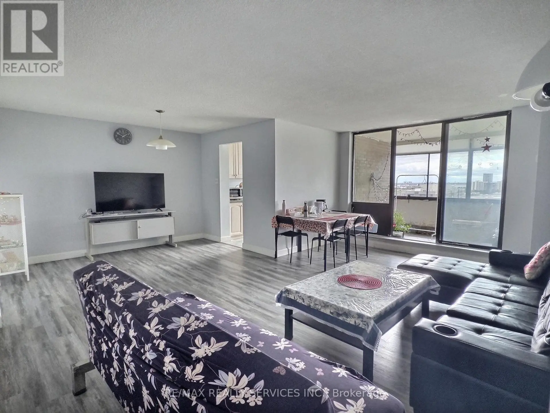 #1812 18 KNIGHTSBRIDGE ROAD - Image 7