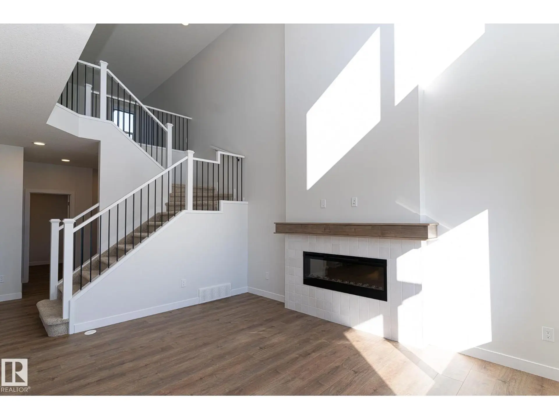 935 18 AV NW - Image 10