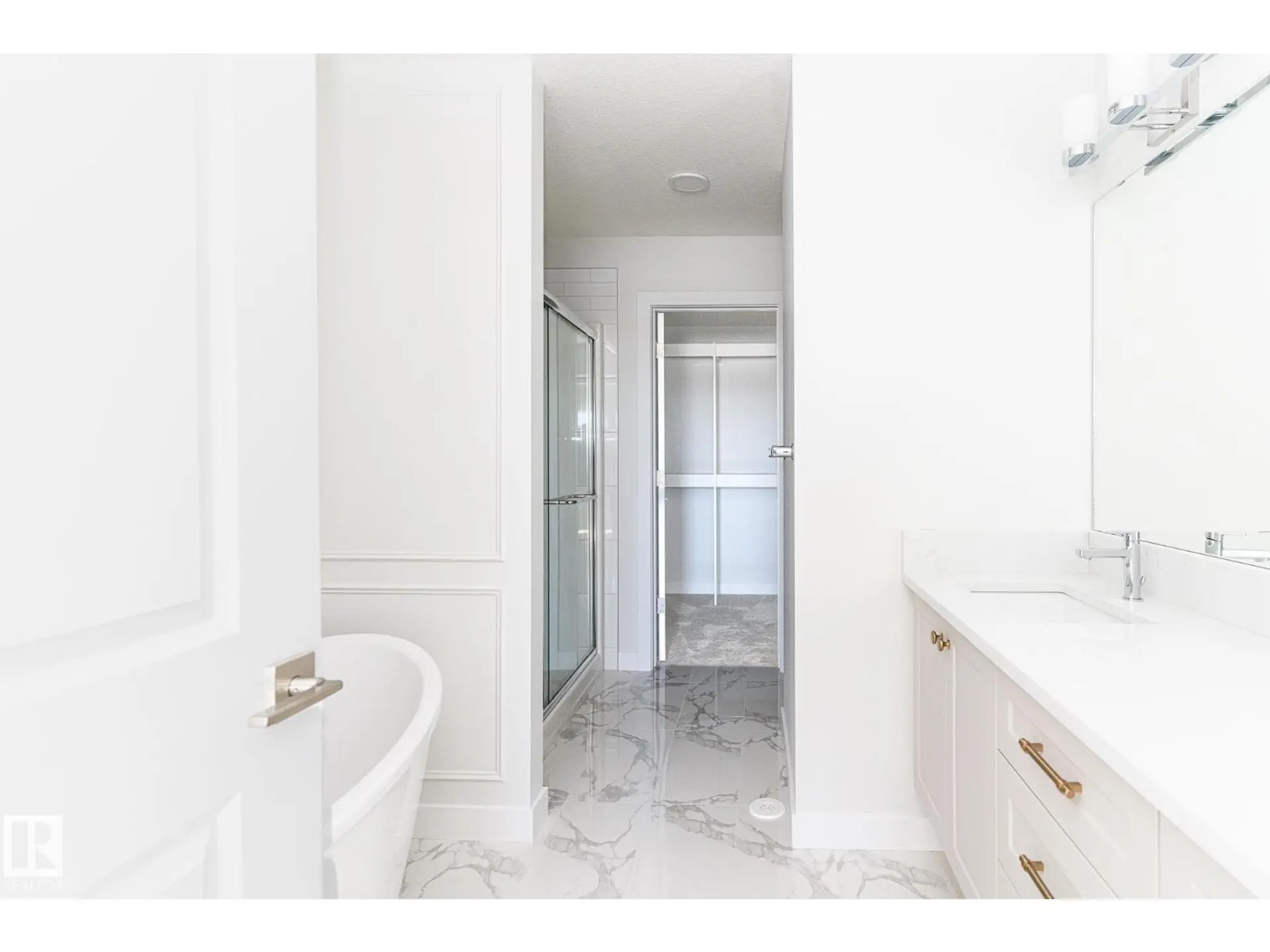 935 18 AV NW - Image 4