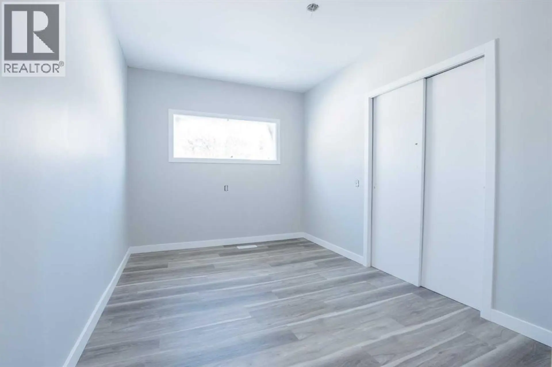 9513 105 Avenue - Image 10