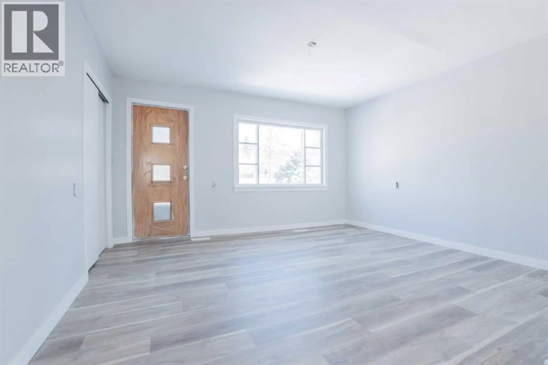 9513 105 Avenue - Image 3
