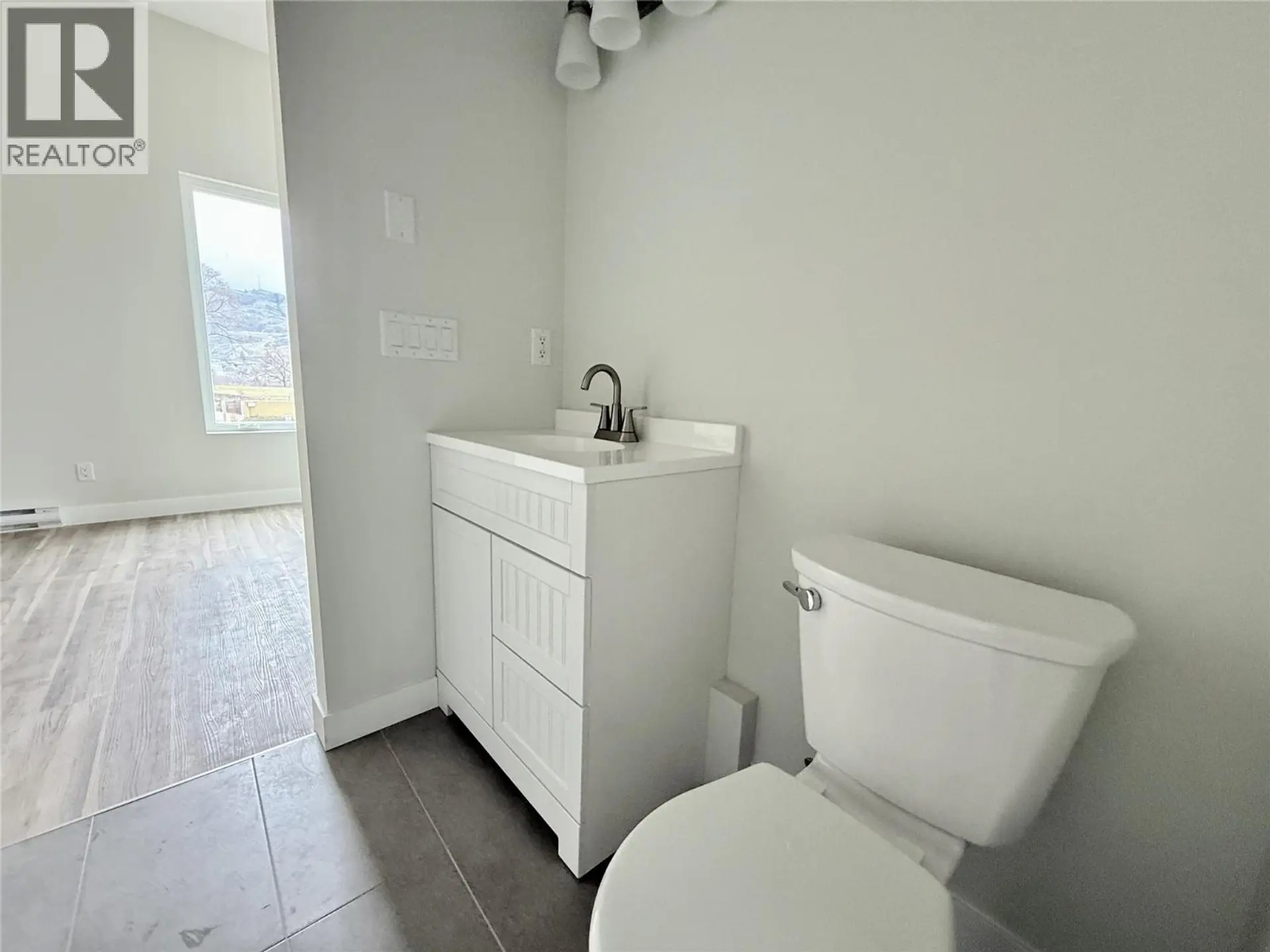#104 937 SPILLWAY Road - Image 10