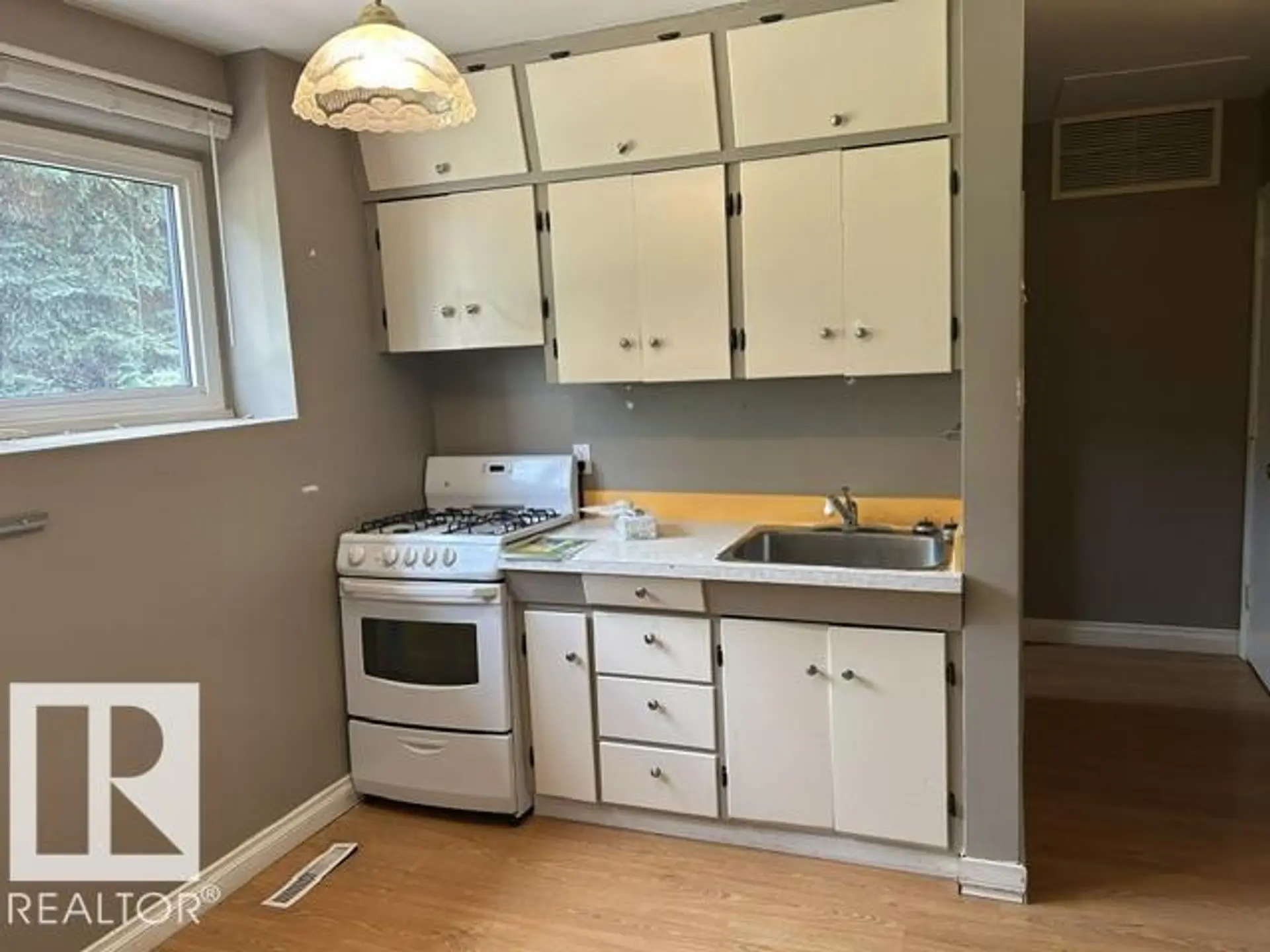 #2 6920 101 AV NW NW - Image 10