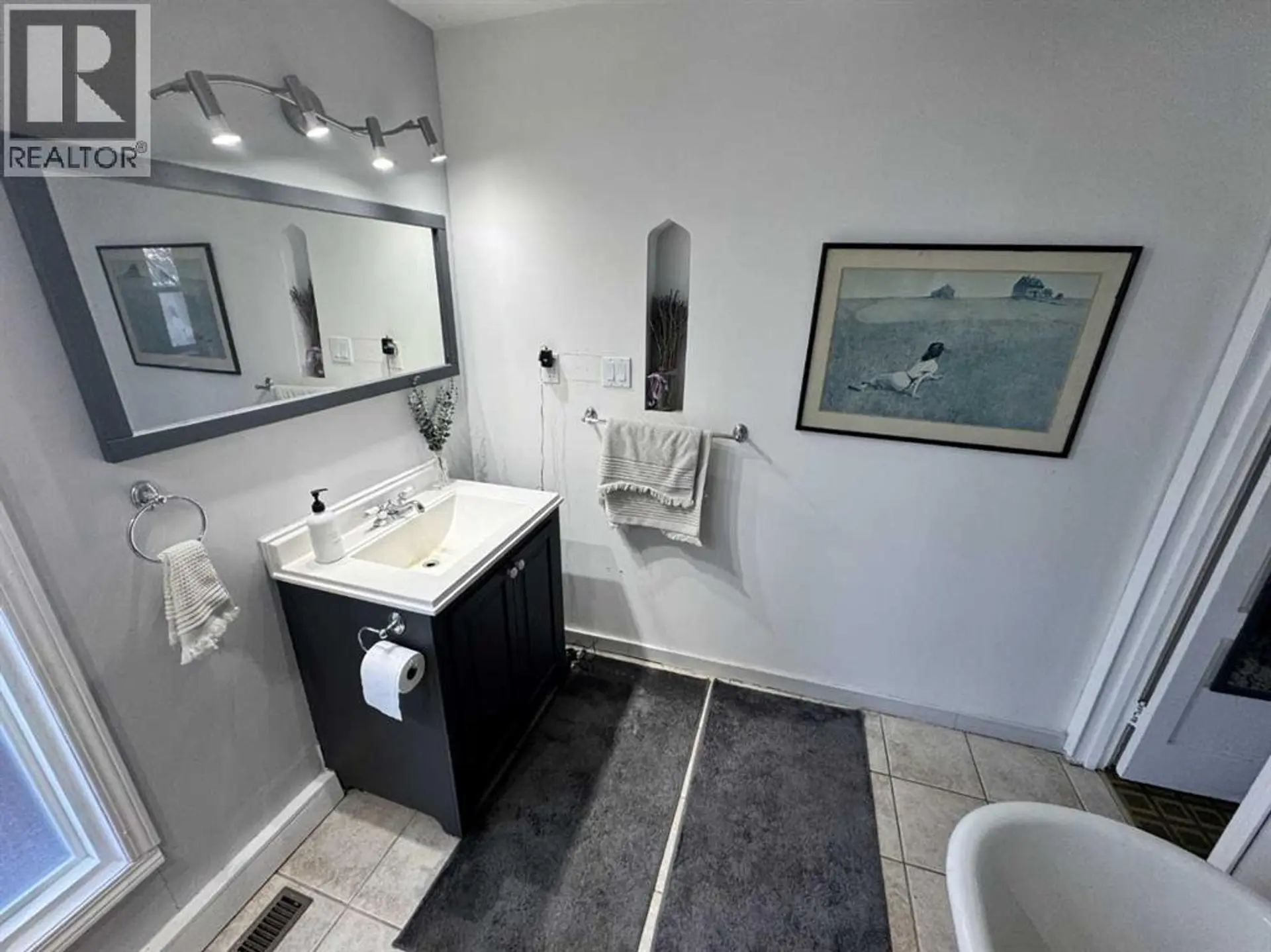 722 2 Avenue NW - Image 15