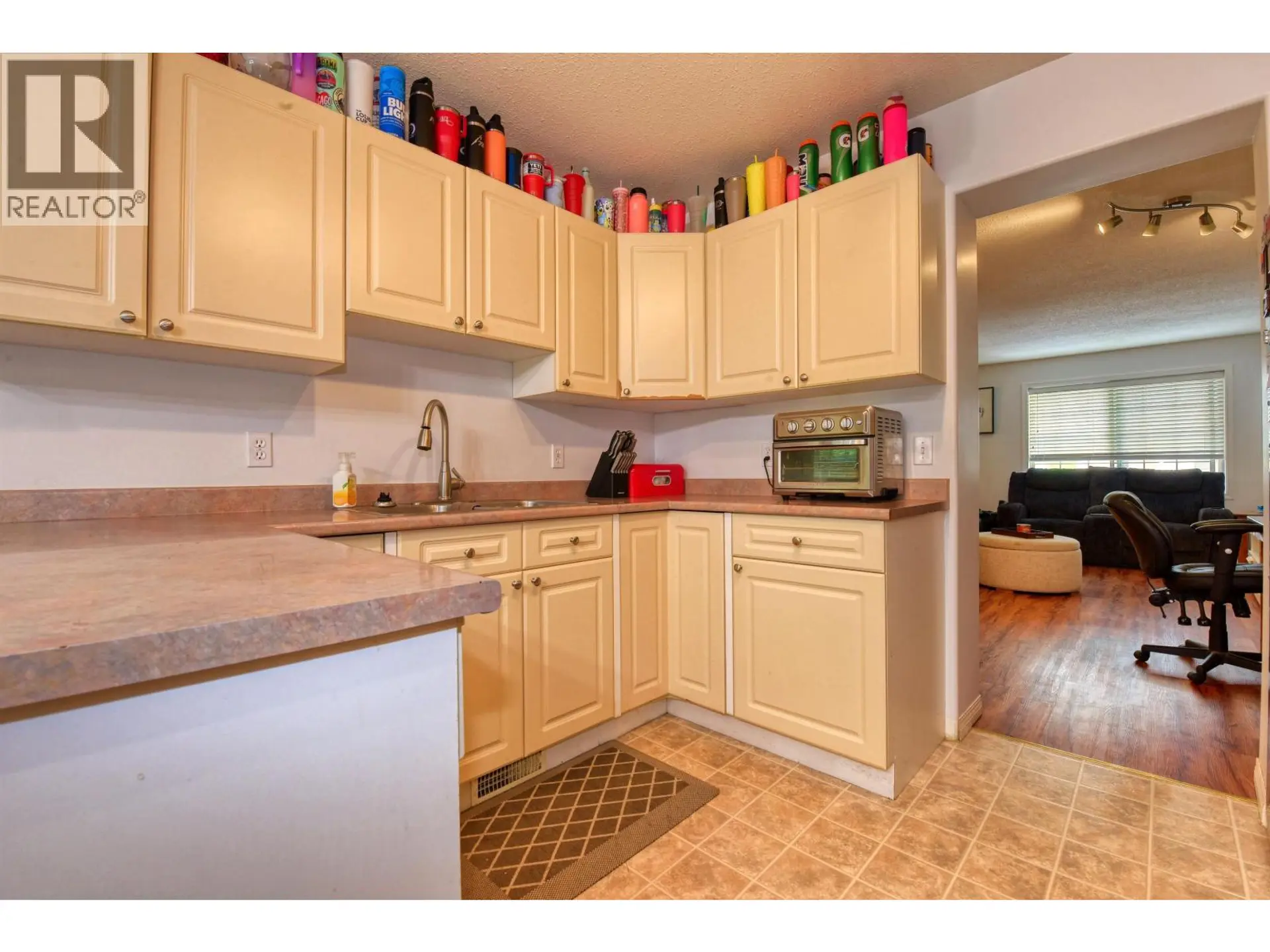 #27 350 PEARKES DRIVE - Image 2