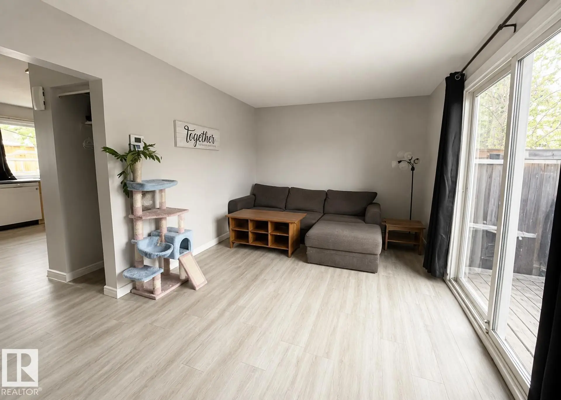 133 WOODSTOCK NW - Image 3