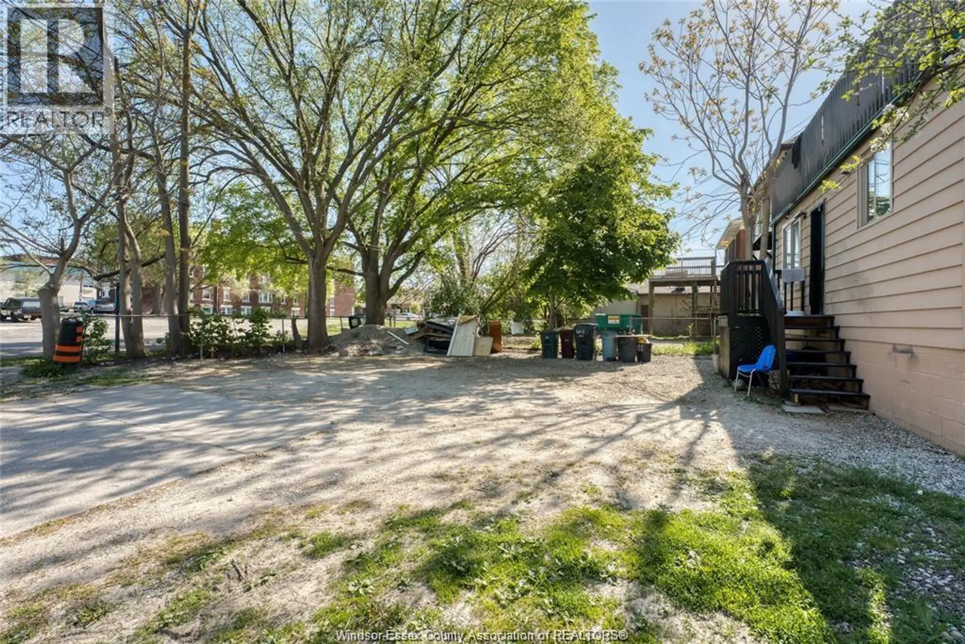 41 Giles BOULEVARD - Image 8