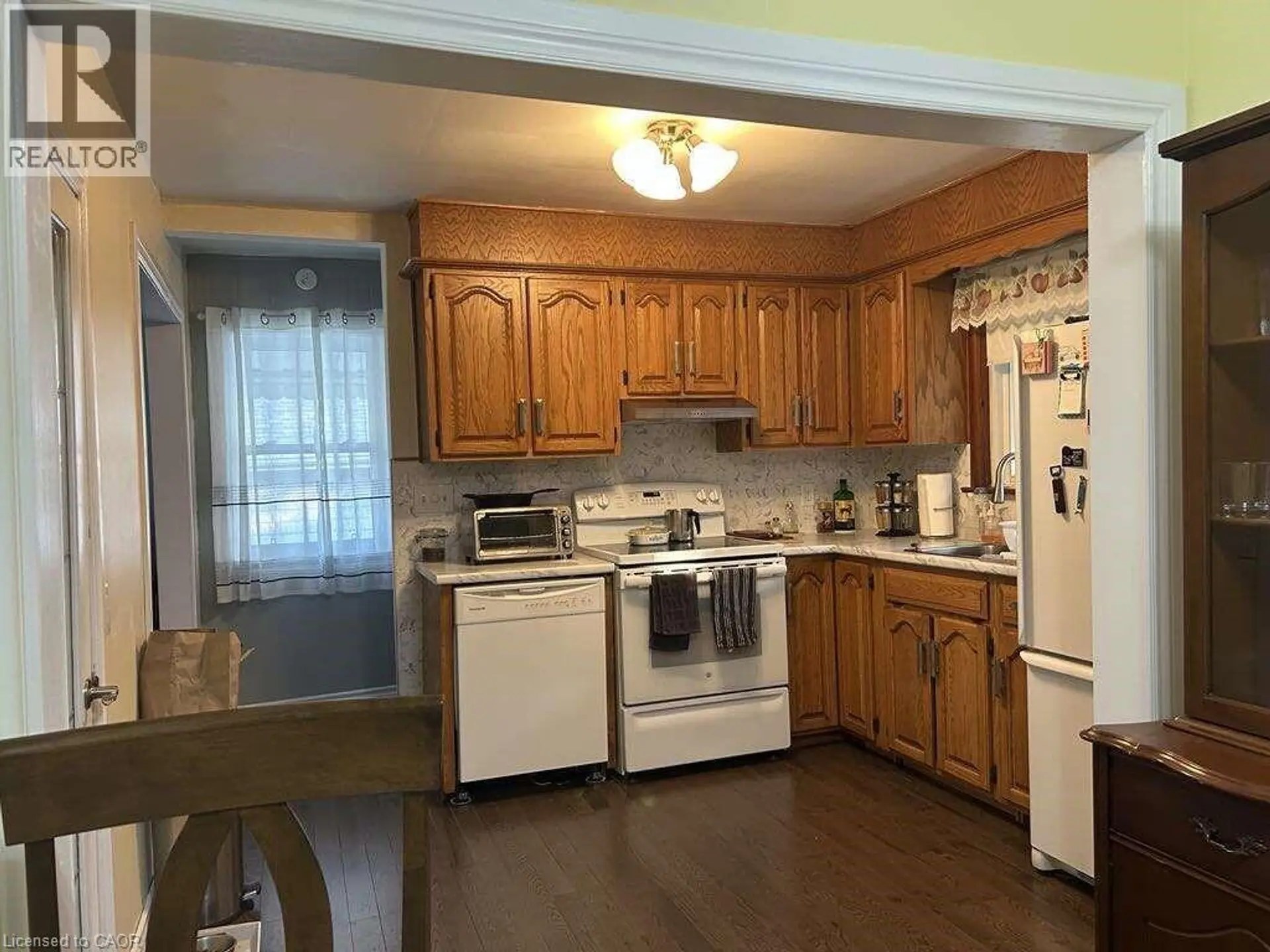 11 JAMES Avenue - Image 3