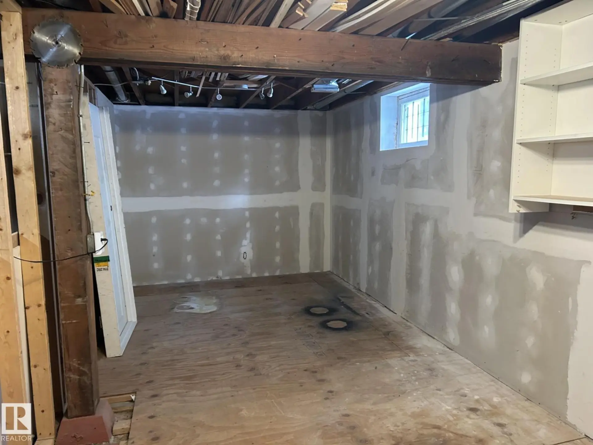 9128 83 ST NW - Image 11