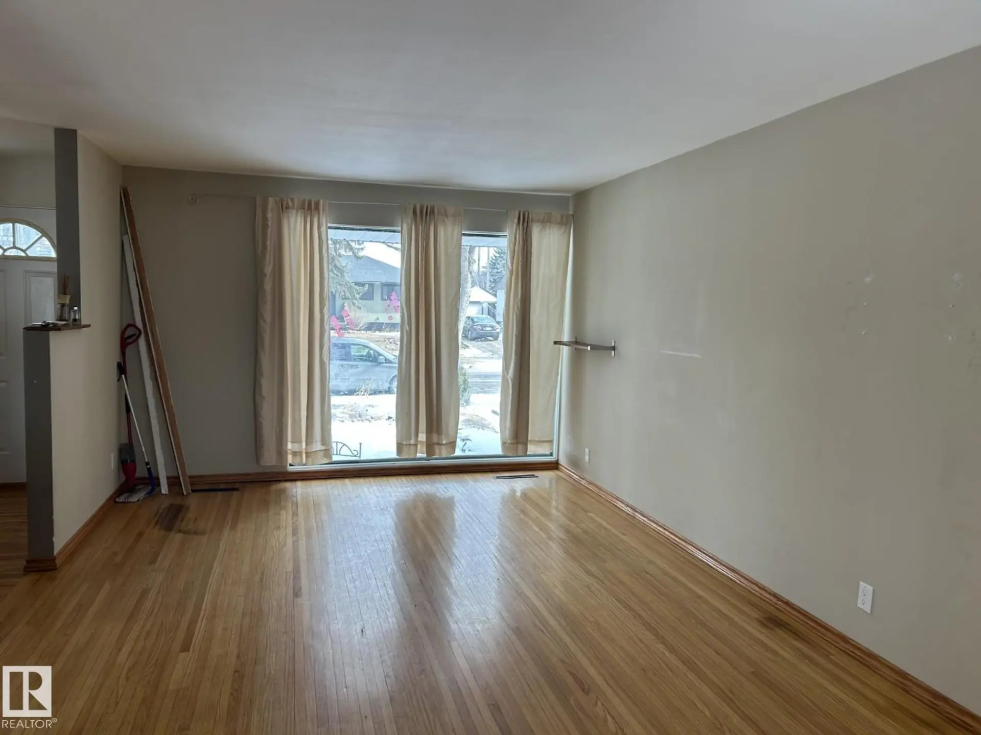 9128 83 ST NW - Image 4