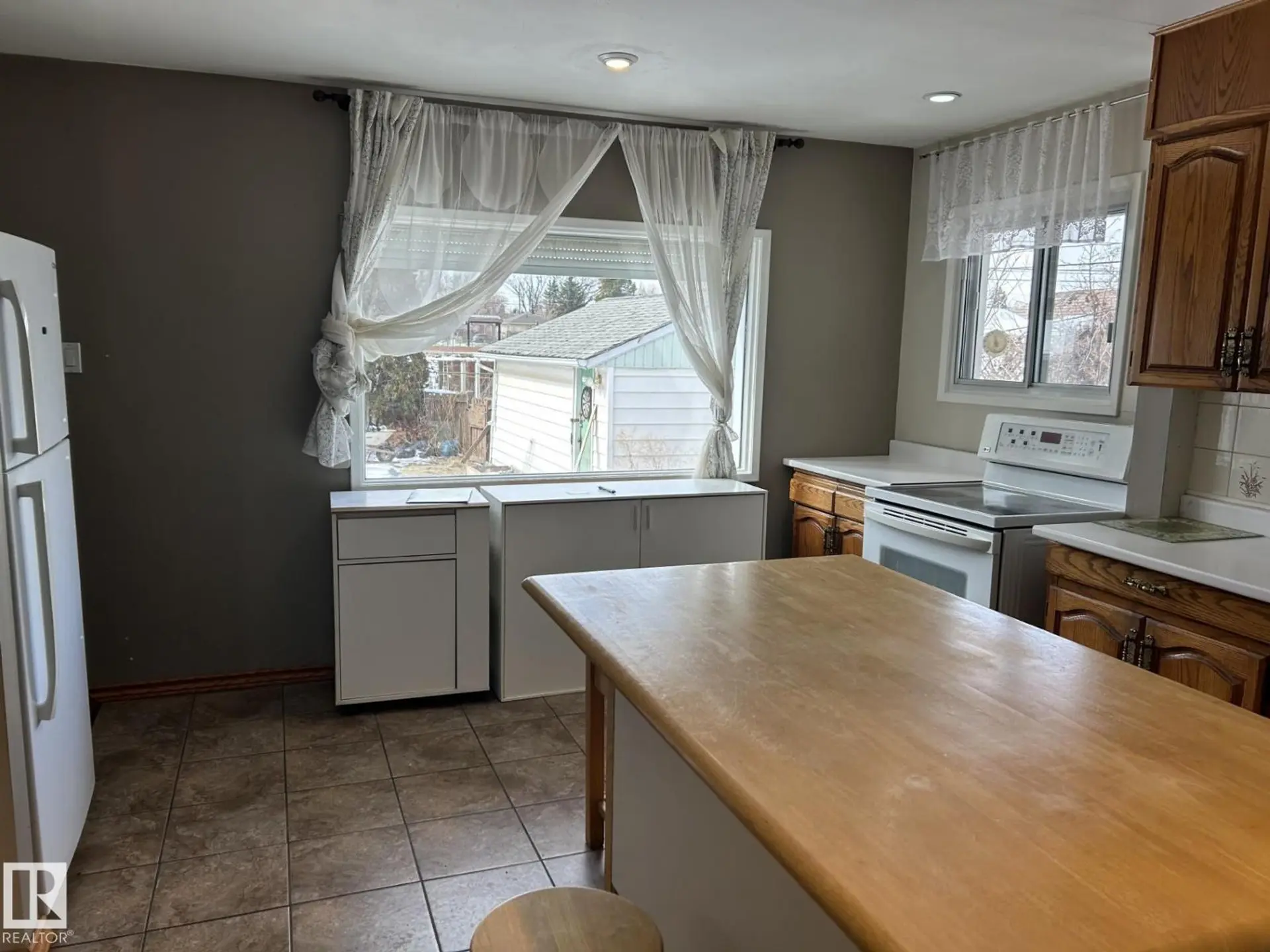 9128 83 ST NW - Image 3
