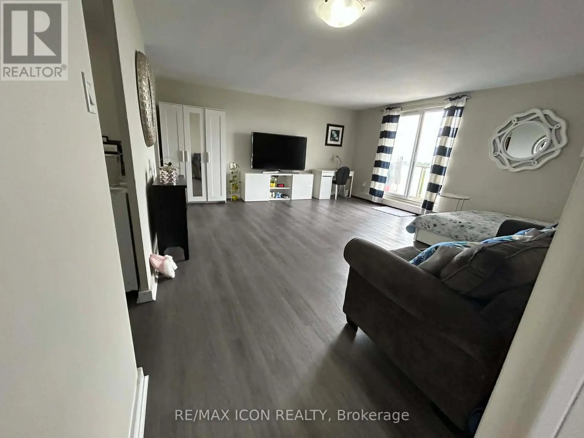 #810 573 MORNINGTON AVENUE - Image 5