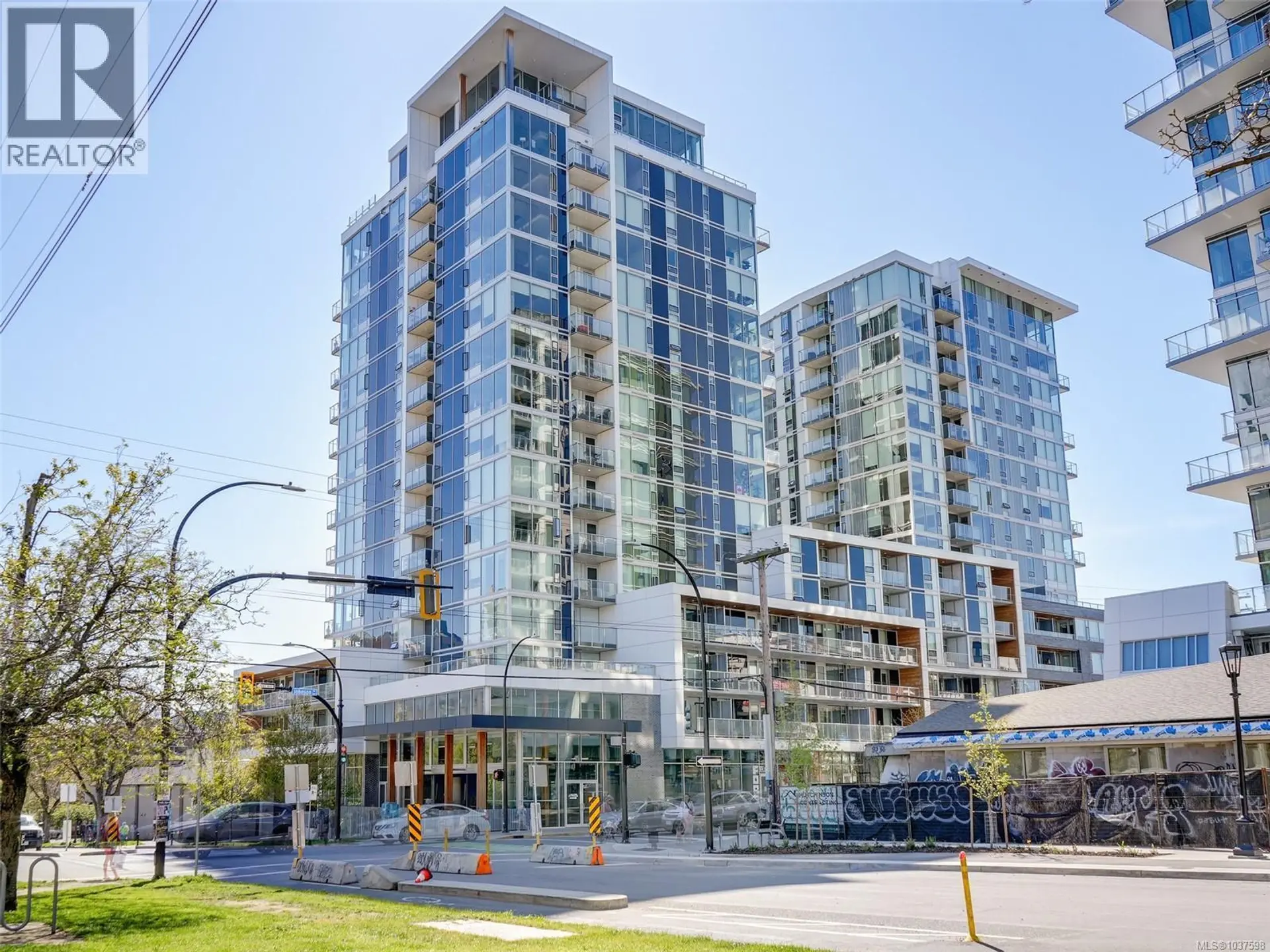 Property at #813 989 Johnson St, Victoria, BC