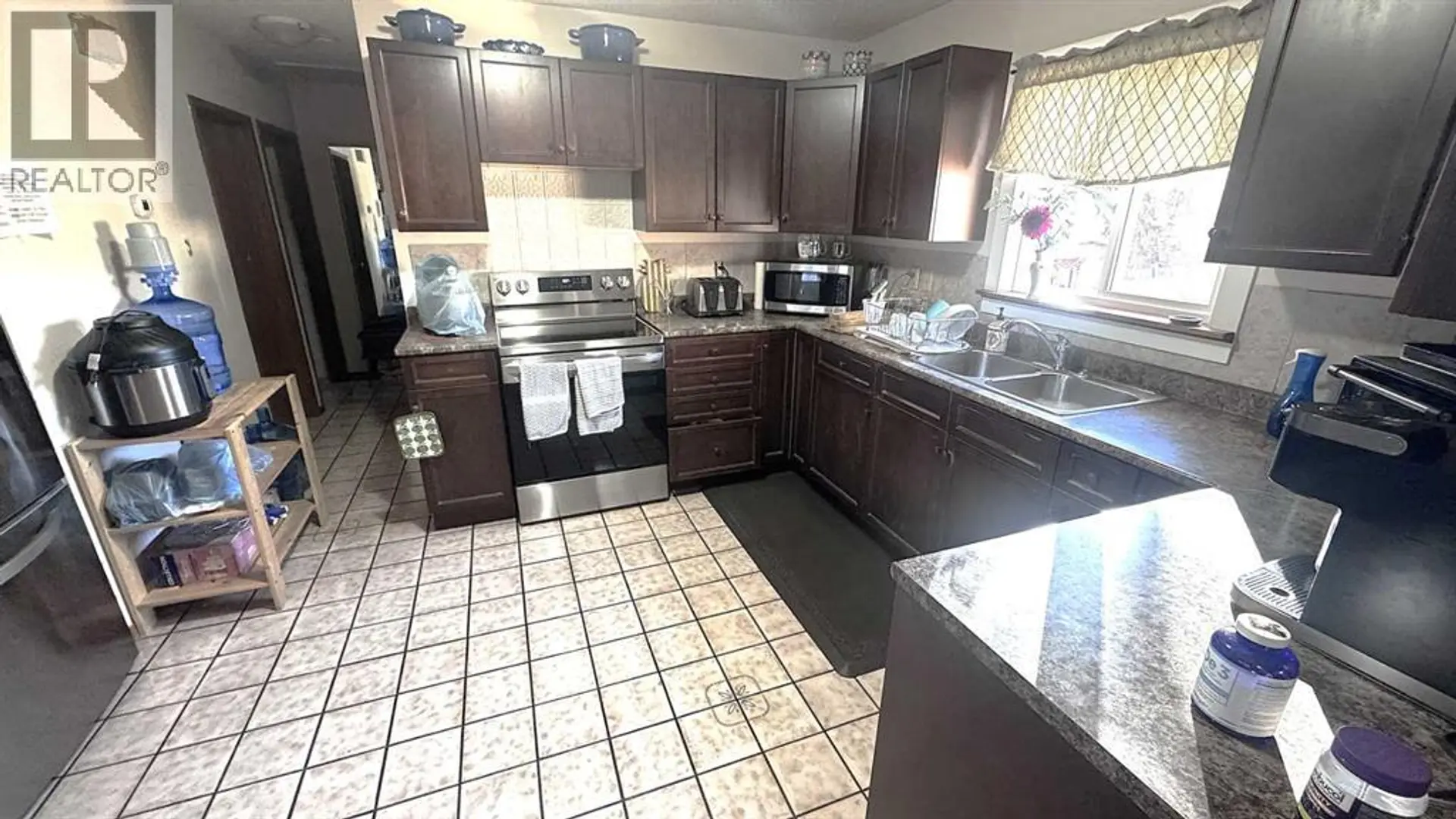 6503 33 Avenue NW - Image 8